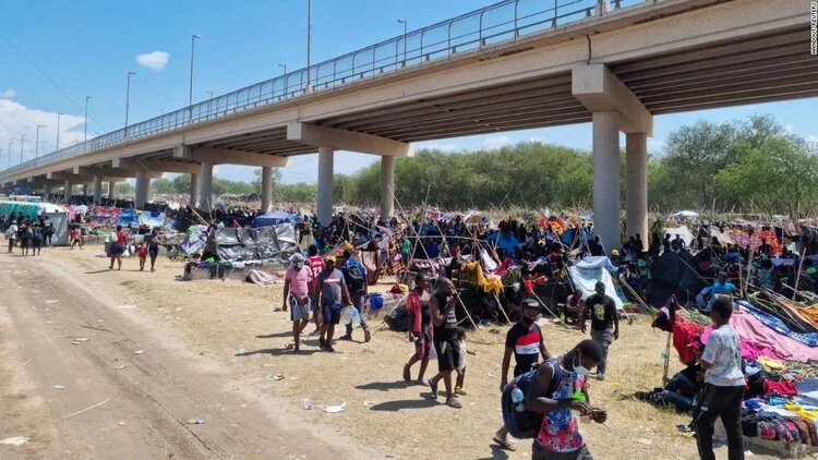 REPORT: US Government preparing for a potential 400K migrants to cross border this month