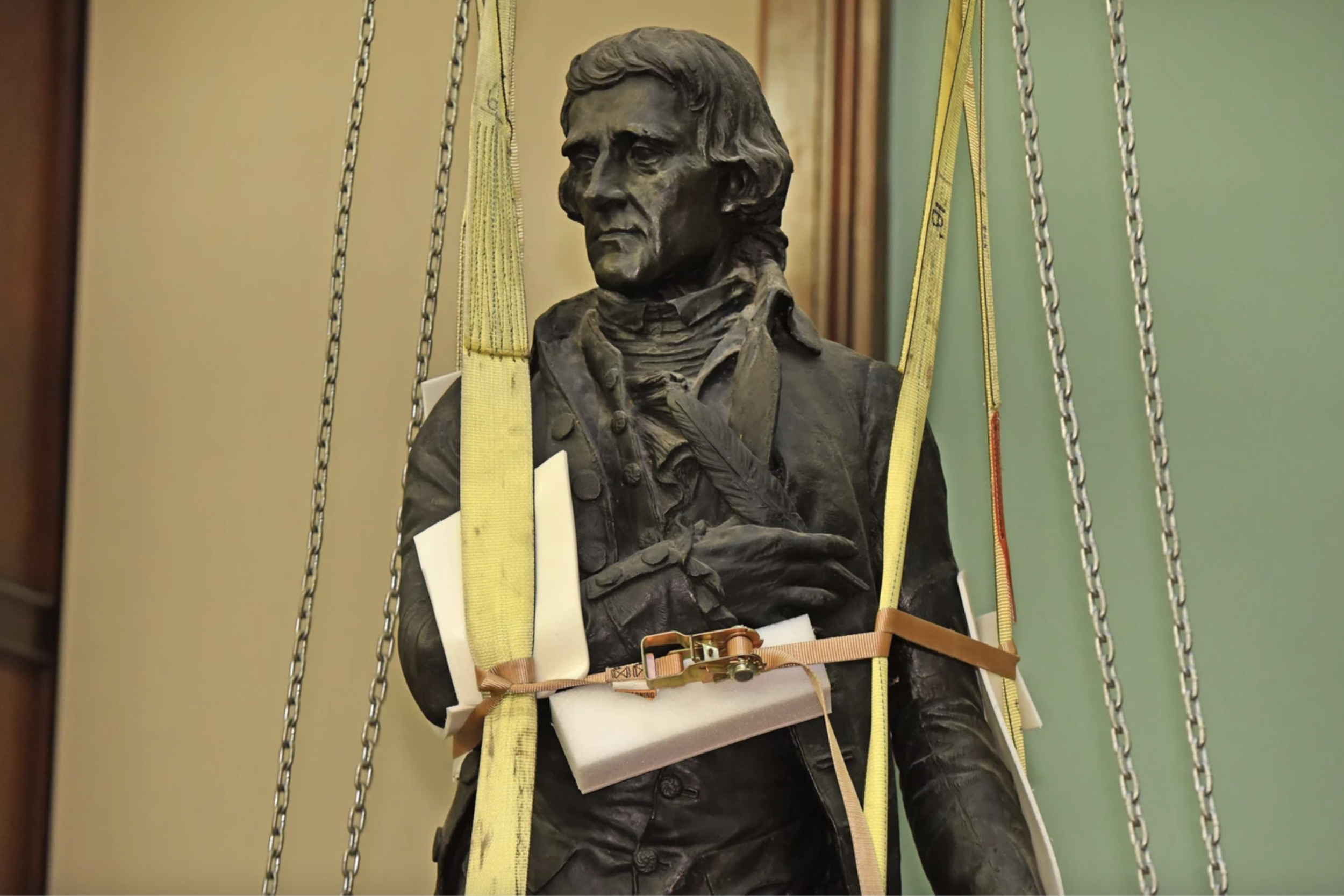 New York City removes Jefferson statue