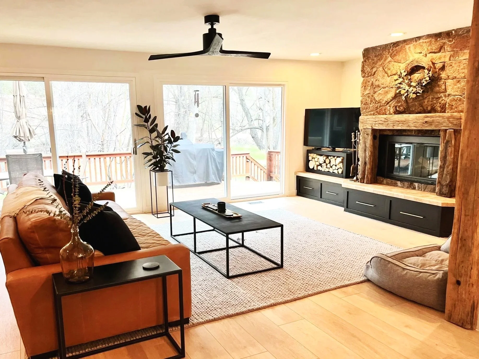 Modern end table and coffee table