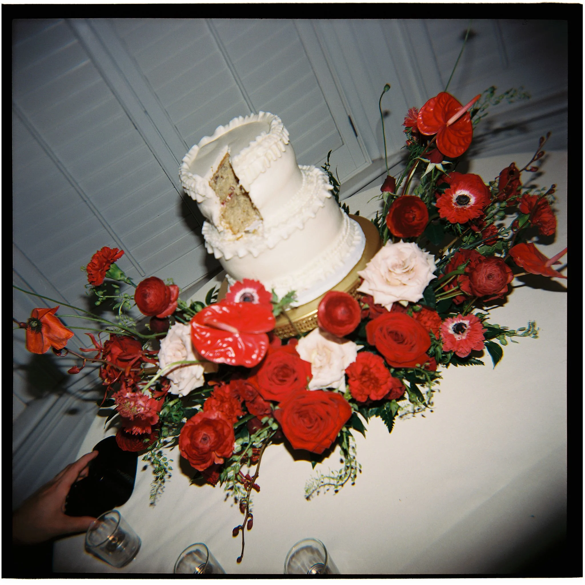 brownsville-spanish-film-wedding-cake-2.jpg
