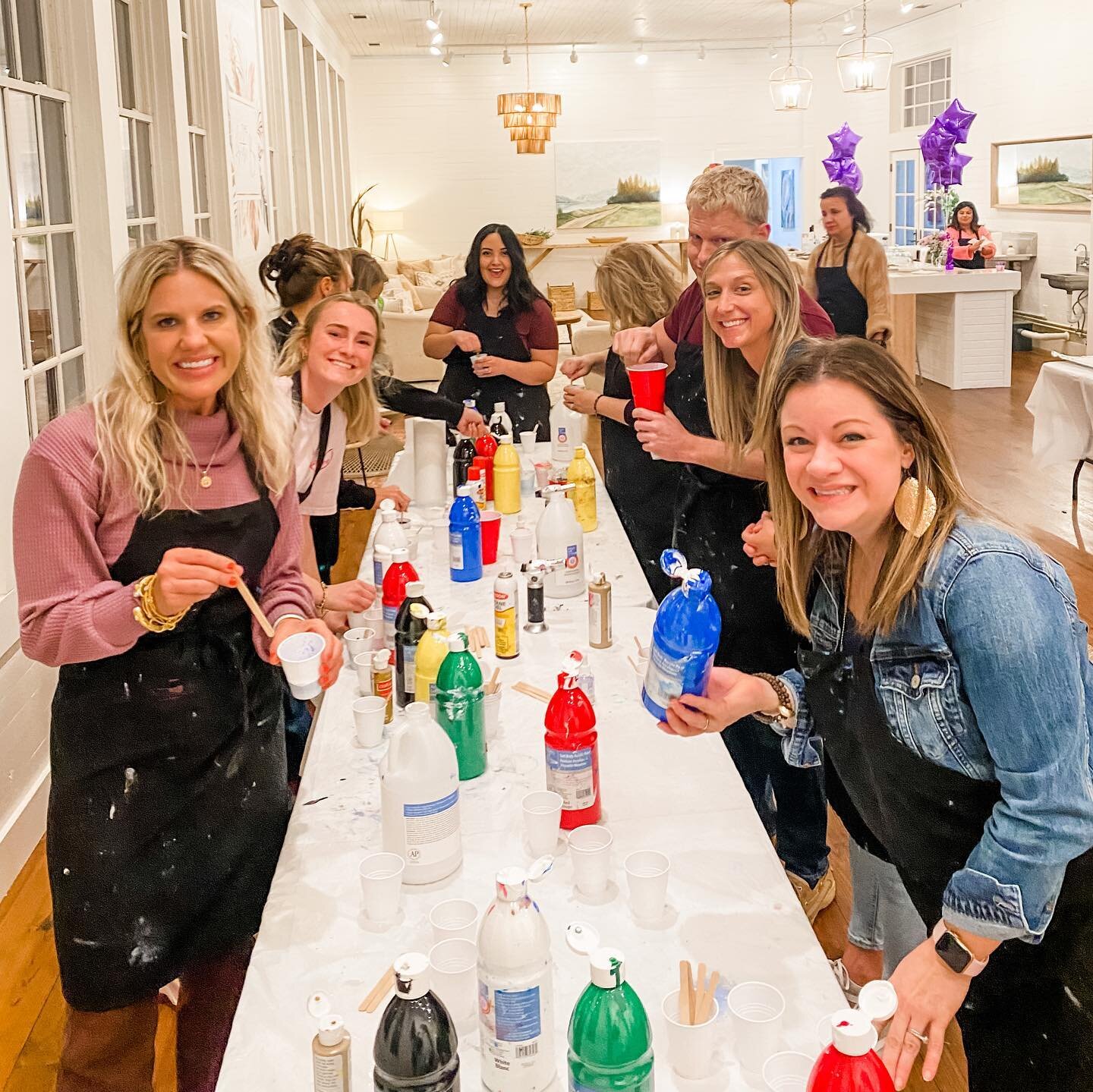 We put the FUN in Fundraising last night at our dirty pour art class! Raising money has never been messier🤣  @bbaileysold #artclass #dirtypour #northga #northgamountains #northgeorgia #helenga #adultartclass #dirtypourart #girlsnight #girlsnightout 