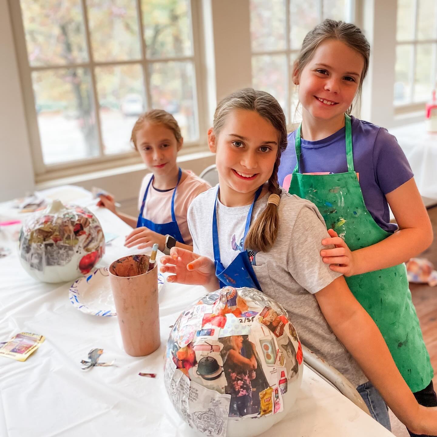 Look at their cute paper mache pumpkins😃🎃 Sign up for a spot in our afterschool kids&rsquo; class! Monday 3:30-5:30pm or Wednesday 3:30-5:30pm
Click link in bio and get $10 off! 
#artclassesforkids #kidsart #kidsartwork