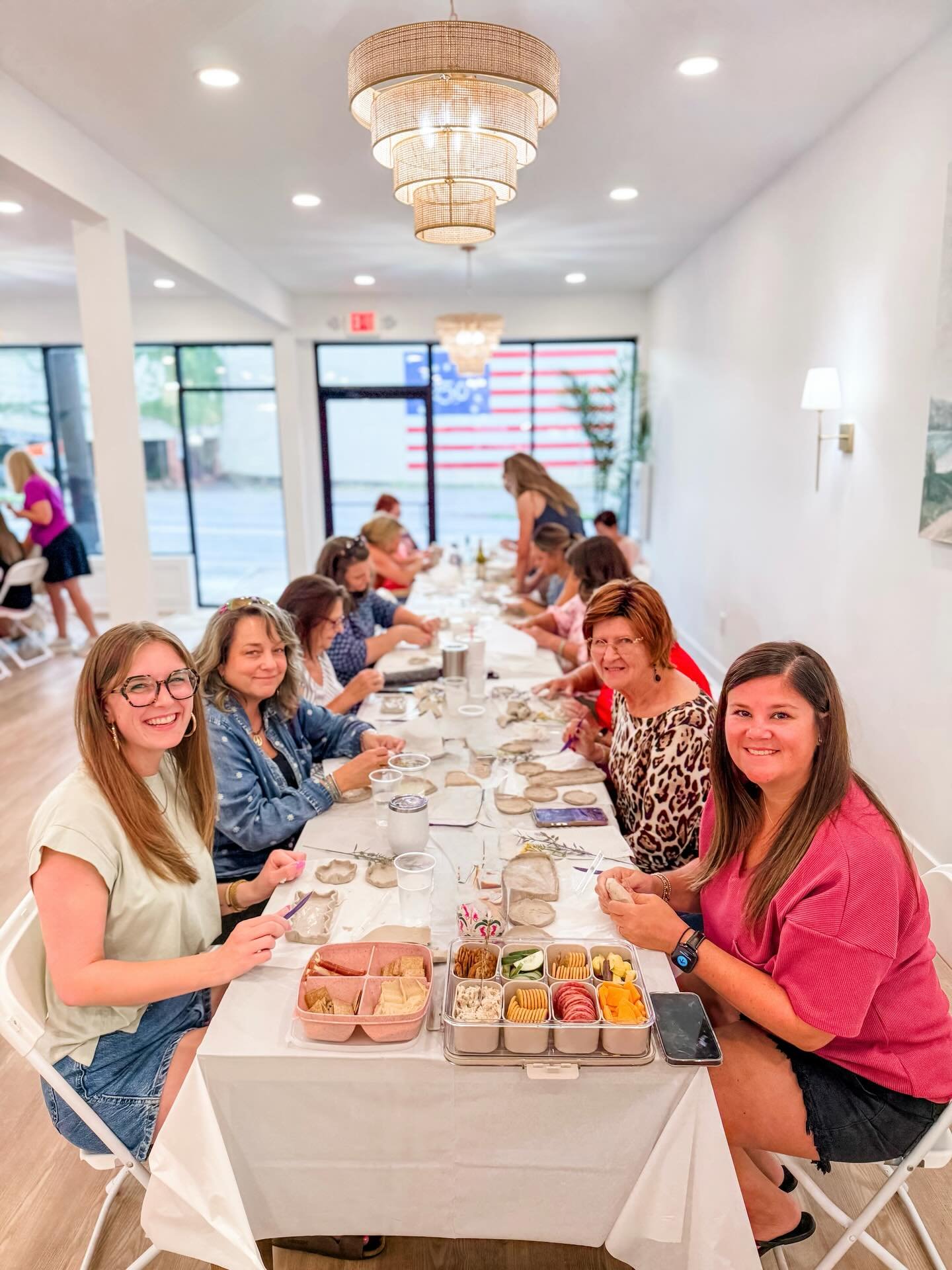 Last chance to sign up for our Clay Art Class tomorrow night at 6PM🤩 Have some fun and try something new! Dessert included. Link in bio. #northgeorgiamountains #northgeorgia #northga #clevelandga #girlsnightout