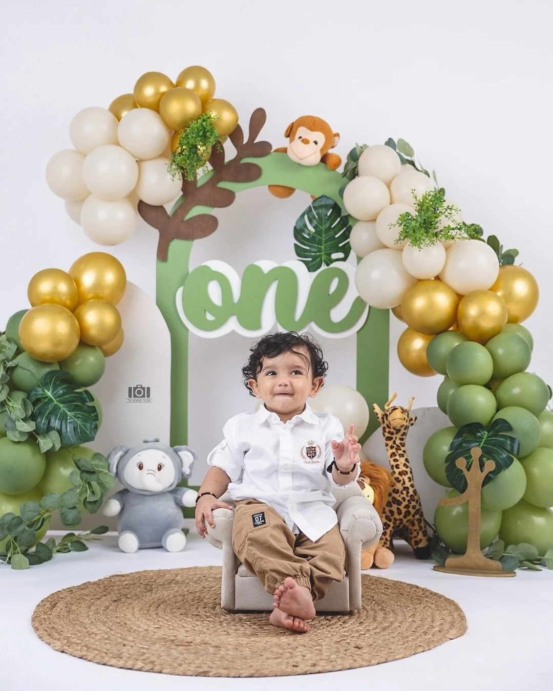 Little giggles, soft claps, pure joy &mdash; the kind we love documenting 🤩
.
.
@wondersbythememorytrunk
📍The Memory Trunk Studio, Jammu

#babyshoots #familyphotographer #kidsphotography  #thememorytrunk #innocencecaptured #babyphotomagic #prebirth