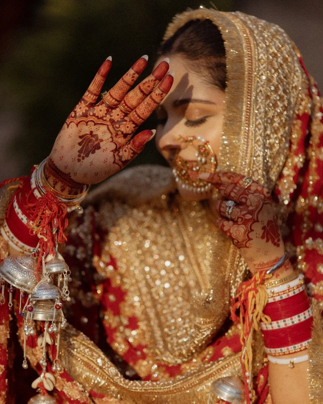 Some weddings stay with you long after the day is over.
Sia &amp; Pranav&rsquo;s was one of them &mdash; warm, unhurried, and filled with the kindest energy ✨
⠀⠀⠀⠀⠀⠀⠀⠀⠀
Fresh marigolds, sundown pheras, and two people who carried simplicity so beautif