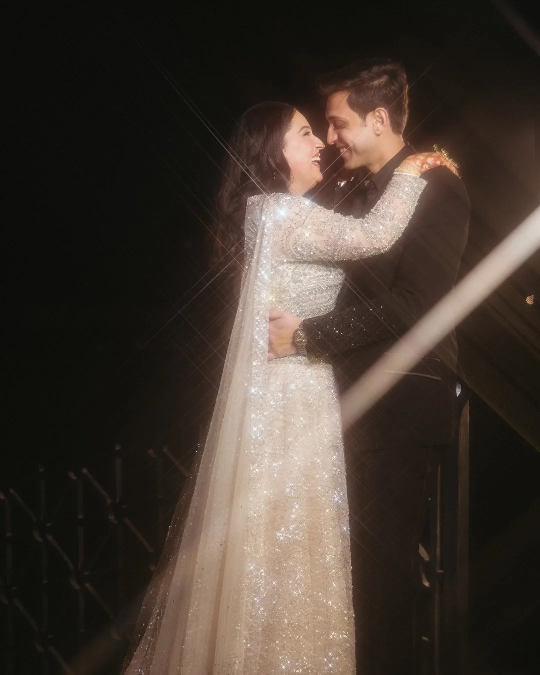 Not every bride walks in quietly.
Some arrive laughing, singing, and owning the moment 🤩
⠀⠀⠀⠀⠀⠀⠀⠀⠀
From singing her heart out to laughing mid-ring exchange, Bhagyashree brought the energy.
Ayush brought the charm! &hearts;️
⠀⠀⠀⠀⠀⠀⠀⠀⠀
Make-up: @sabih