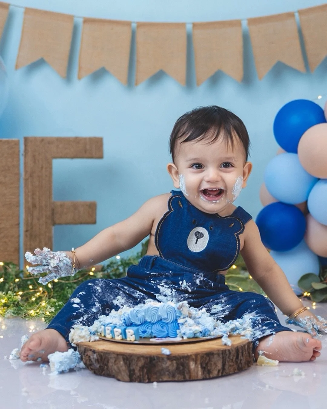 Messy hands, bright eyes, and a heart full of wonder 💛
Aryaveer&rsquo;s cake smash was less about the cake and more about celebrating this fleeting chapter of childhood.
A first birthday story, gently preserved. 🎂
.
.
@wondersbythememorytrunk
📍The
