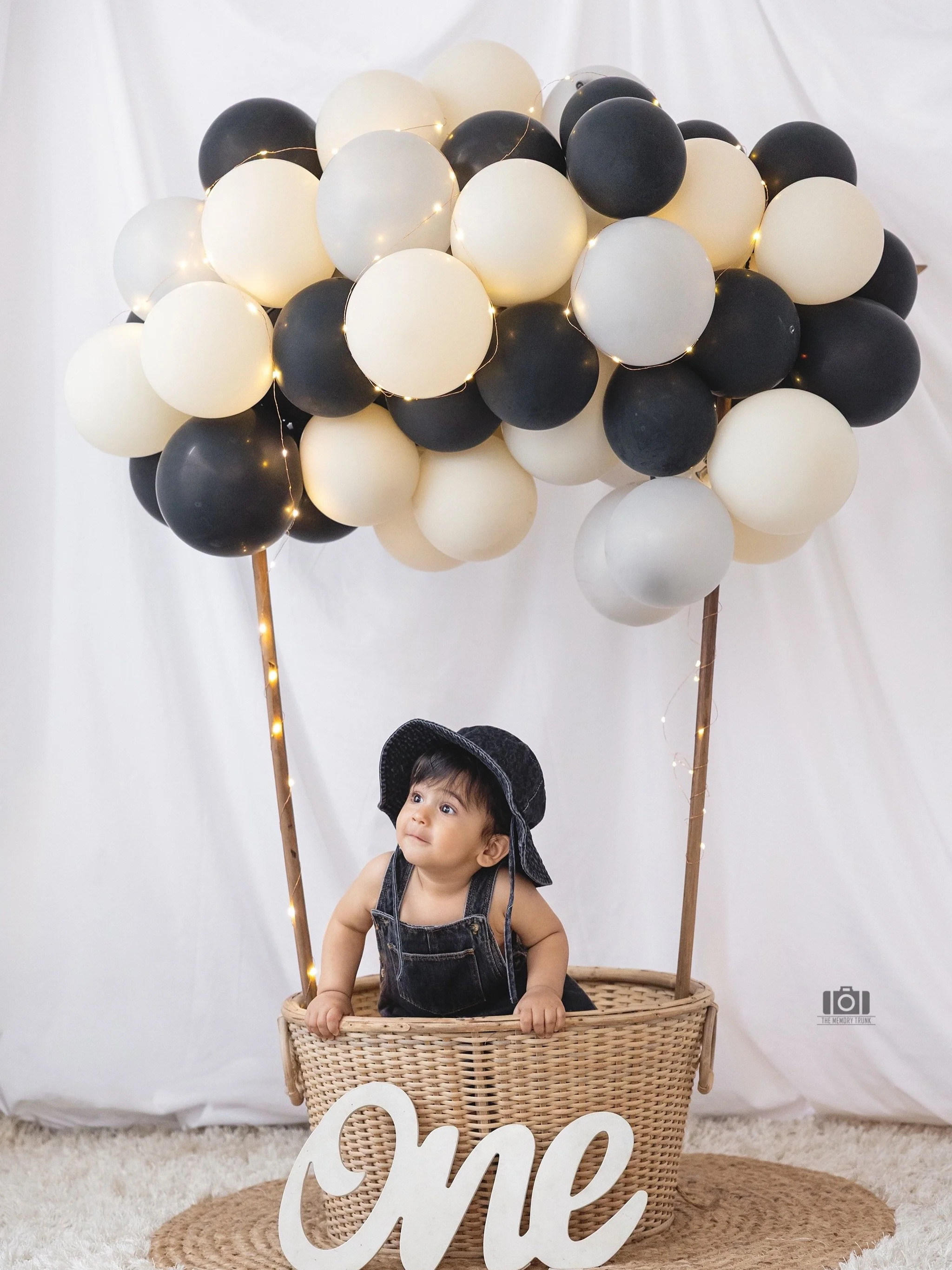A little basket. A sky full of balloons. And one very curious explorer 💭

Happy First Birthday, little Viraj 🩶
.
.
@wondersbythememorytrunk
📍The Memory Trunk Studio, Jammu

#FirstBirthdayPhotoshoot #MilestonePhotography #BirthdayPhotoshoot #JammuP