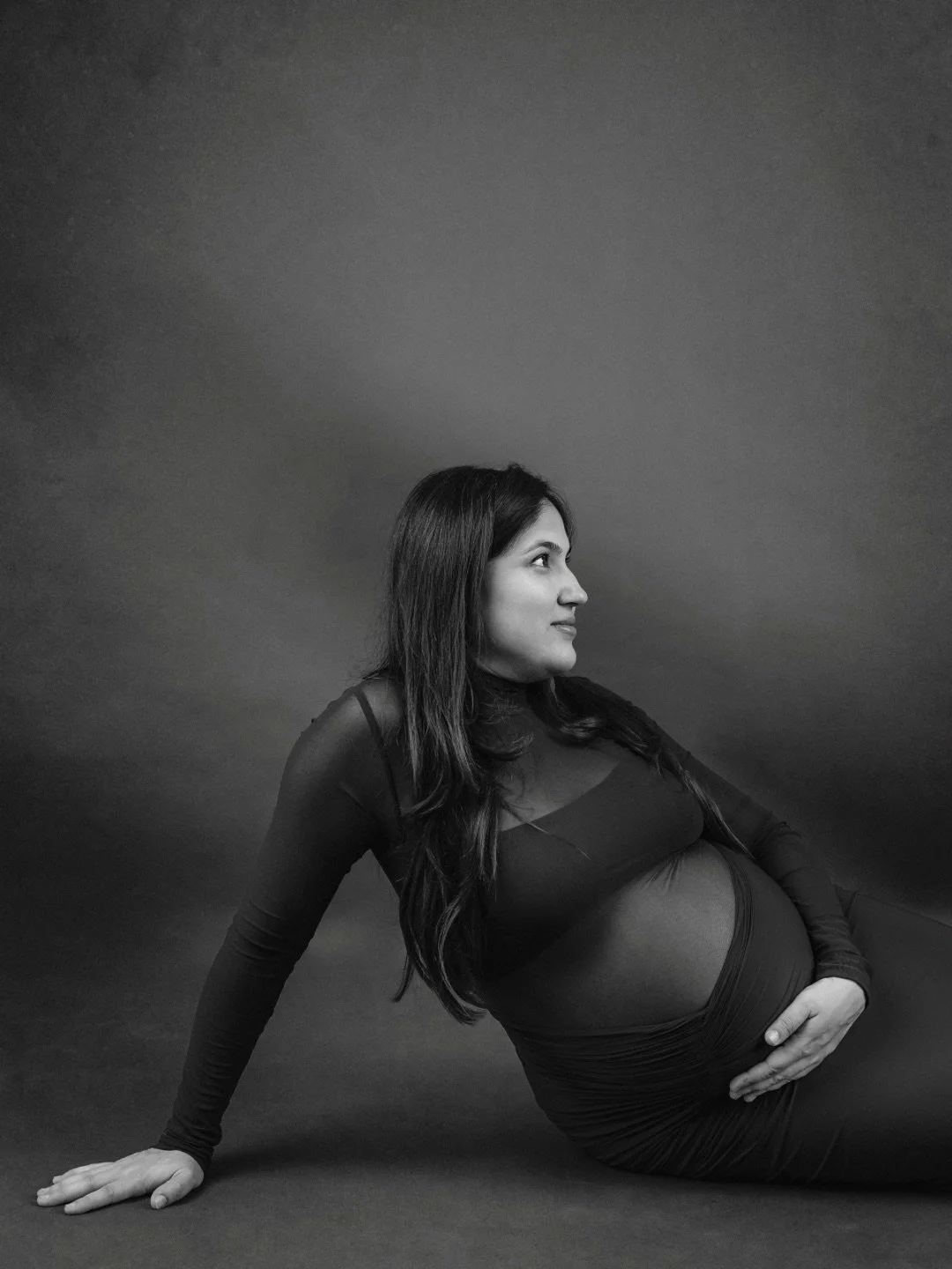 Hello Gorgeous Mamma 🥰

.
.
#MaternityPhotoshoot #EditorialPortraits #MotherhoodJourney #JammuPhotographer #WondersByTheMemoryTrunk 

[Maternity photoshoot Jammu | Luxury maternity photography | Editorial maternity portraits | Elegant motherhood por