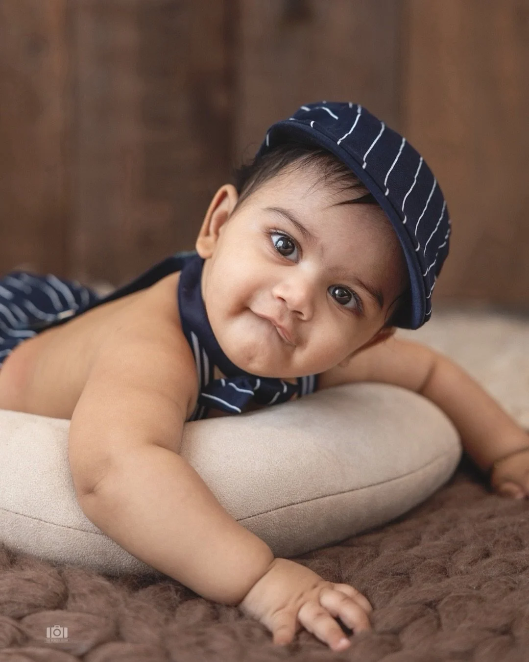 Halfway to ONE, and already this much personality 🤩

#SixMonthPhotoshoot #BabyMilestonePhotography #BabyPhotography #BabyPhotographerJammu #TheMemoryTrunk

[six month baby photoshoot, baby milestone photography, baby photographer Jammu, baby studio 