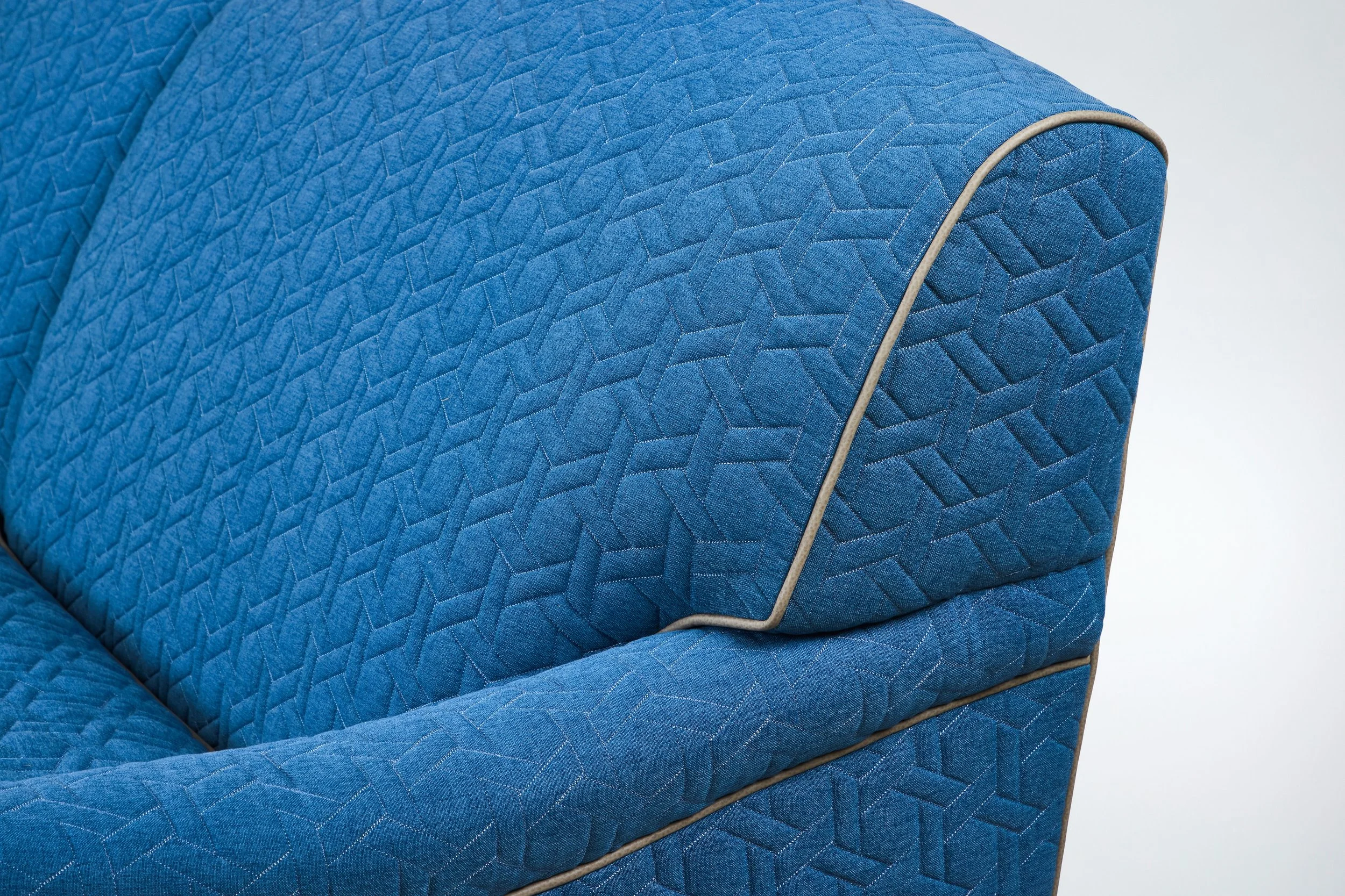 Carl_Sofa_84_Blue_4.jpg