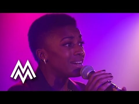 Ashleigh Ashley | Songwriting, New Music & Loving Fashion | Interview