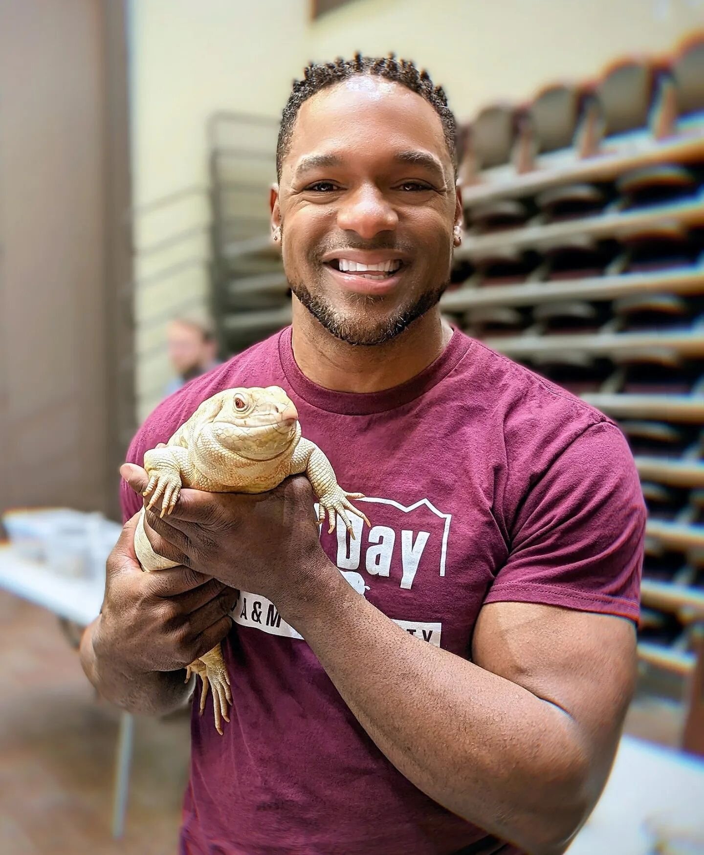 TEG YOUR PARDON. I wanted to take this big guy home but he wasn't up for adoption. :-) Plus, if you welcome one of these lovely guys into your home, be prepared for at least a 15 year commitment or longer (hopefully). Tegus are incredibly strong and 