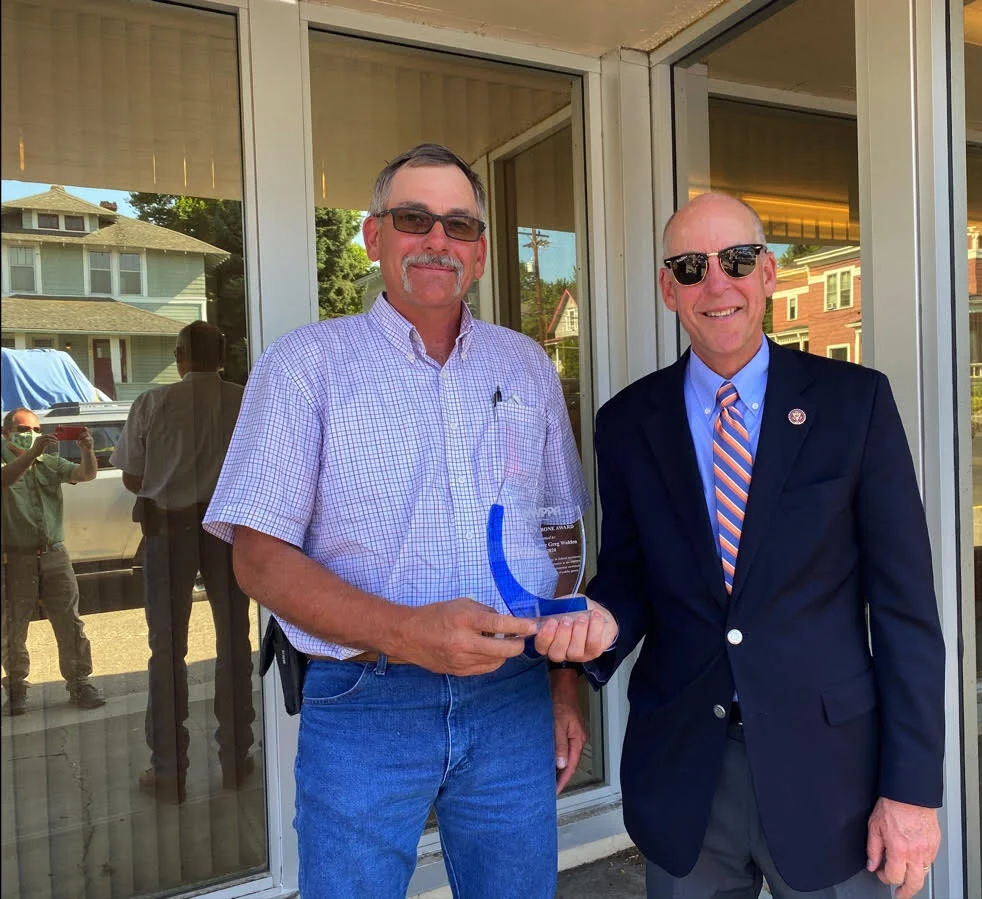 Rep. Greg Walden powers up in The Dalles 