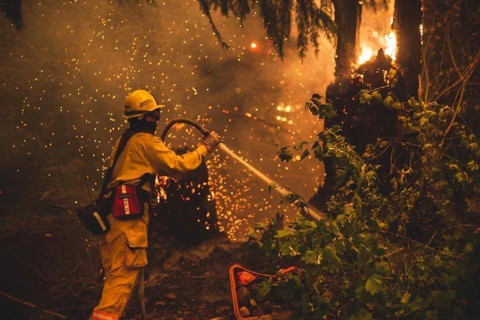 Firefighters pulled out of Estacada- fire too dangerous to fight