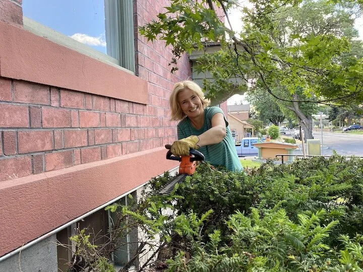 Volunteers give up their Saturday to build community, help us out