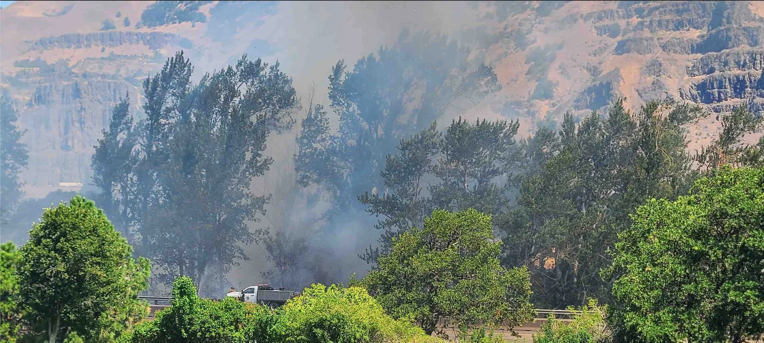 BREAKING NEWS 6.25.21 Rowena Fire, GO NOW Evacuation Along HWY 30