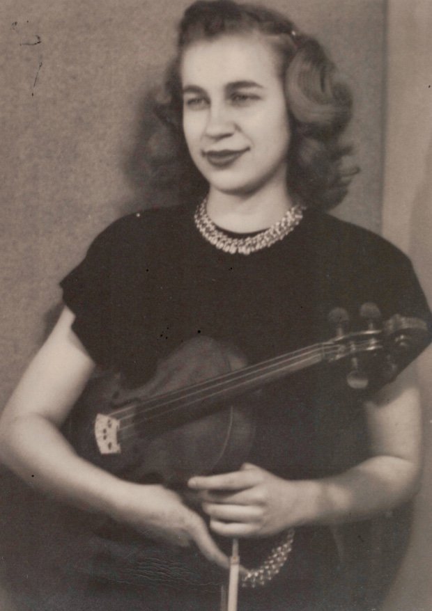 Dorothy Lingren McCormick with violin