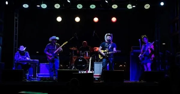 Bargeway slammin with 7 shows in 5 days; Drake's  the most epic entertainment guide.