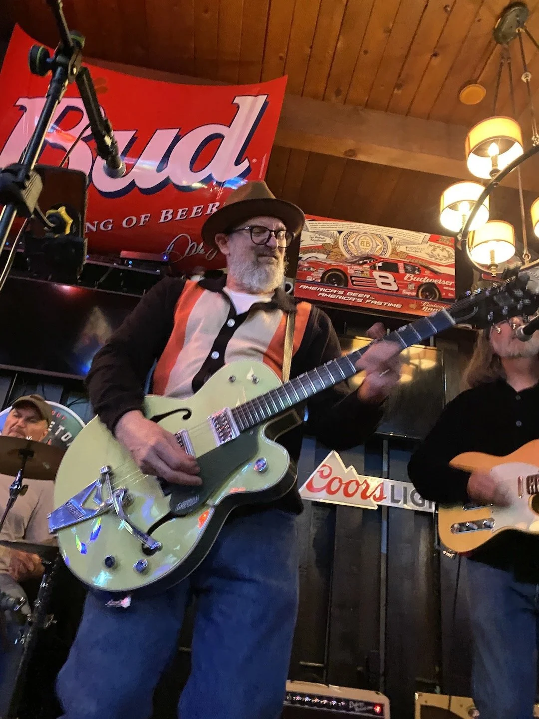 Blurry Hands Carrell kicks off Solstice week at Bargeway; Summer Entertainment shining