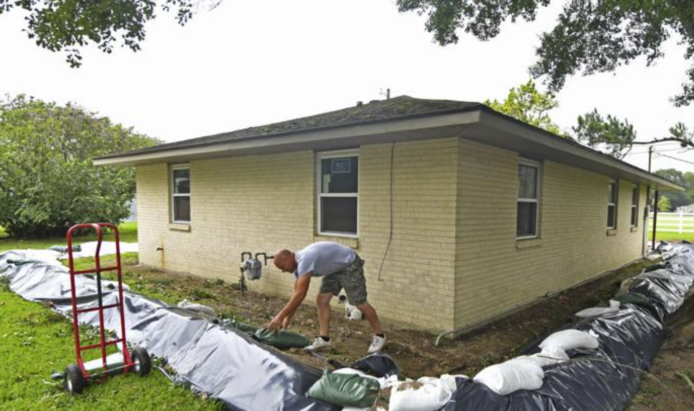 HR County handing out the sandbags amidst flooding concerns