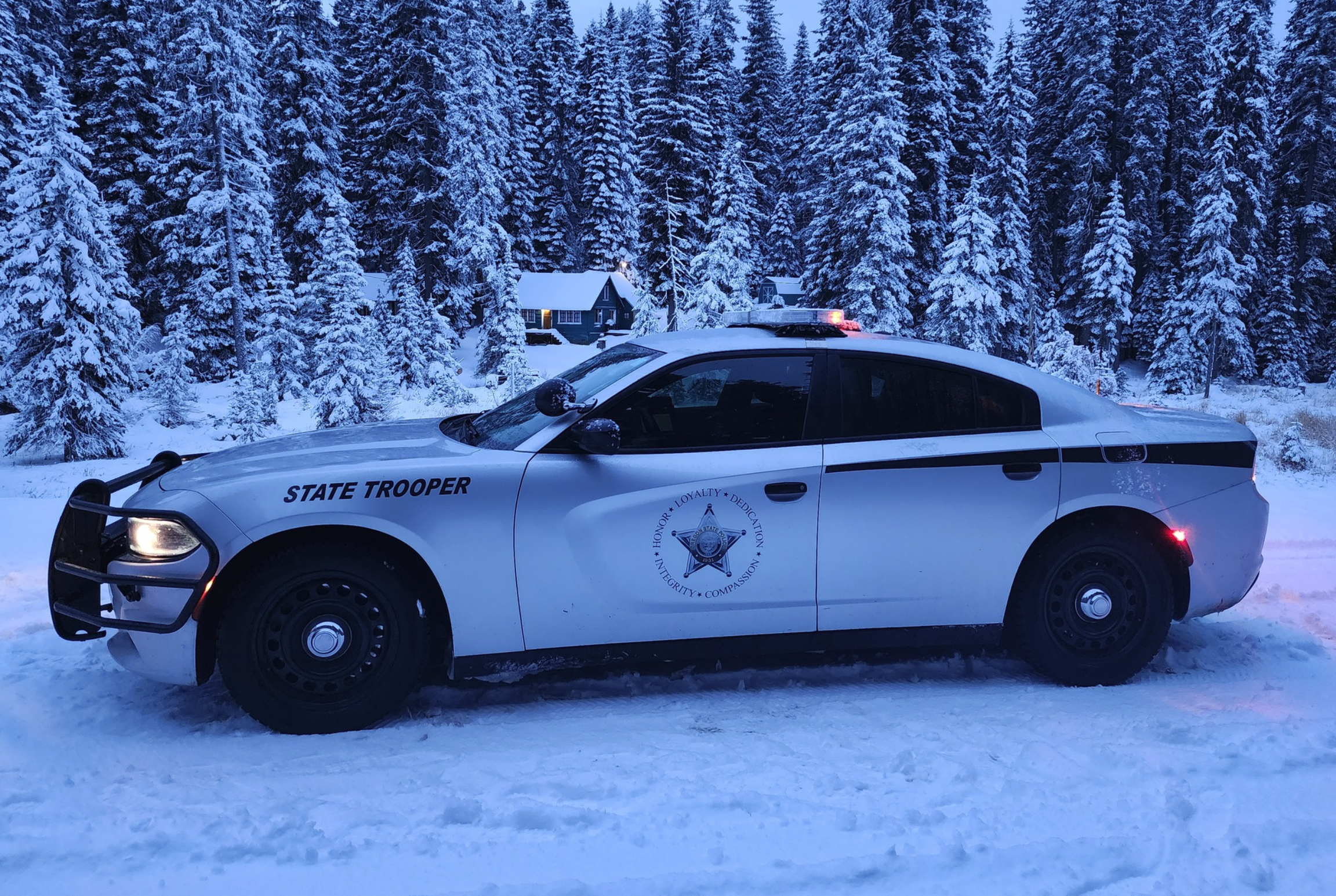 Appleton man charged with DUI after pickup rollover near Dufur