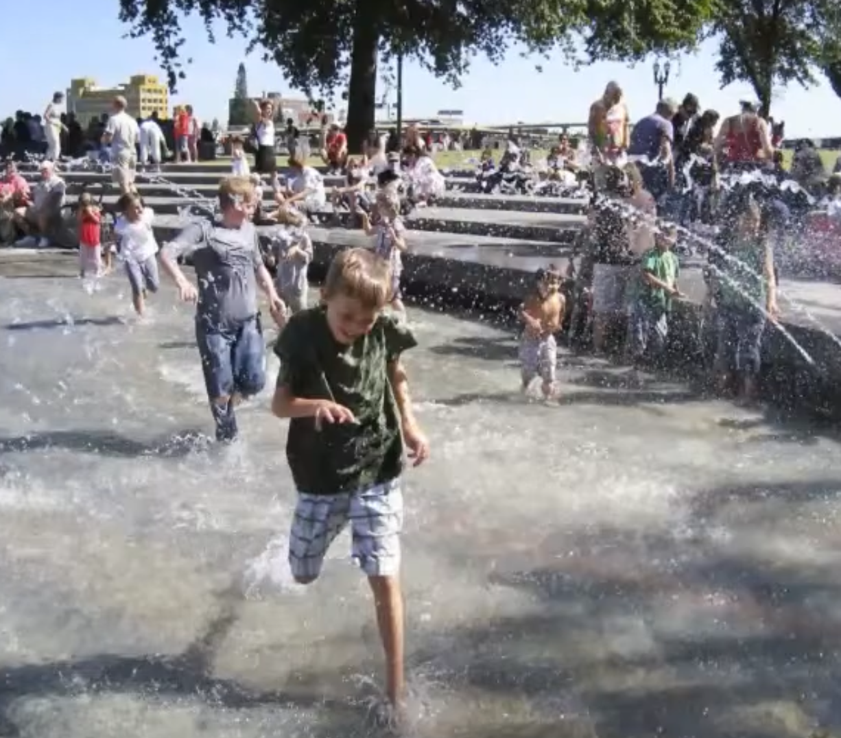 TD Council approves $3.4M Federal Street Plaza contract after debate over splash pad costs