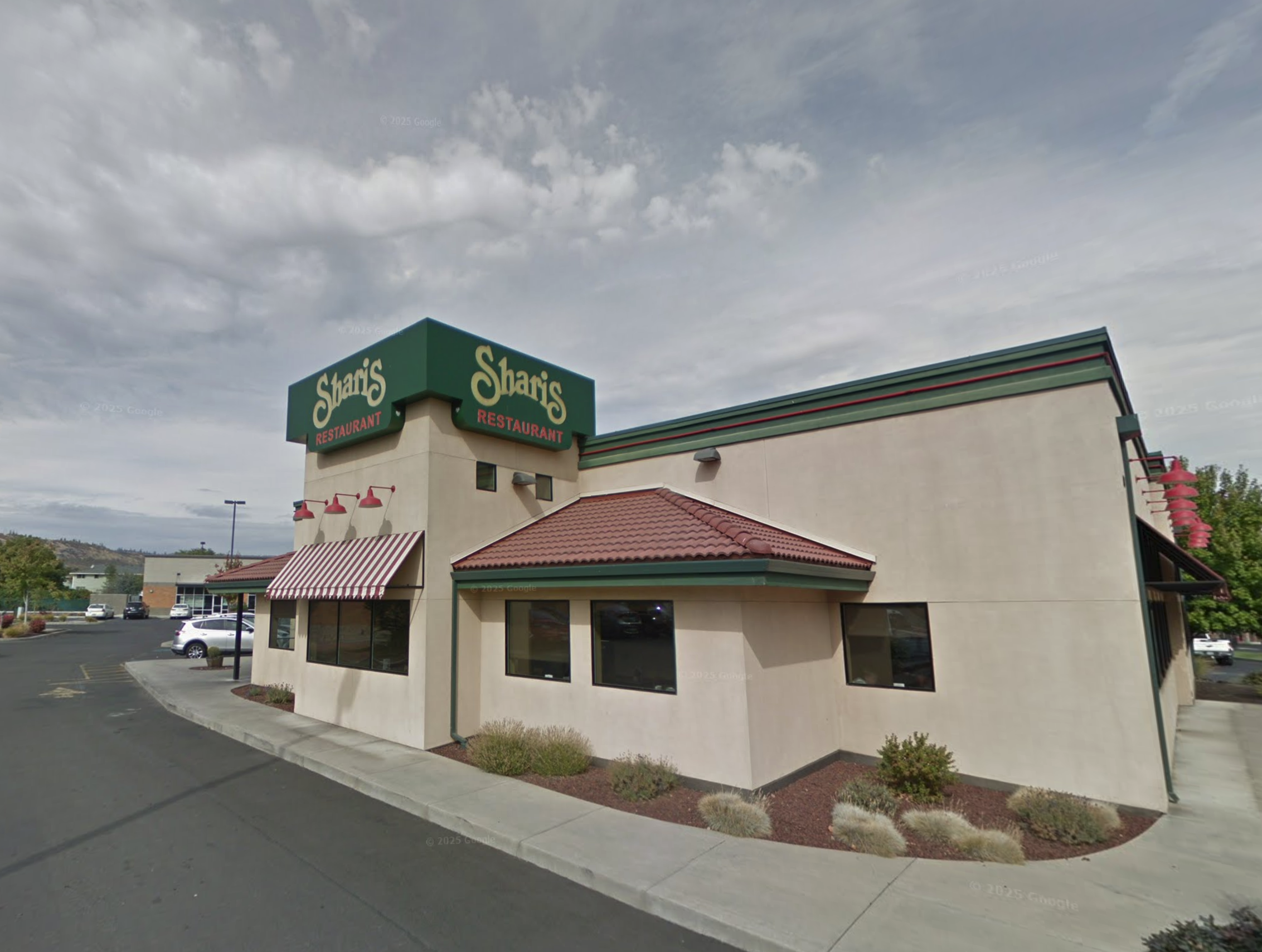 Former Shari’s building sells for $720,000, leaving question of what comes next