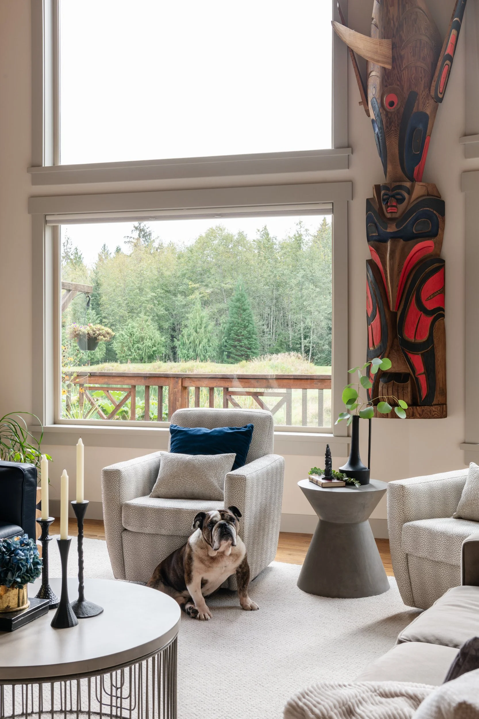 totem pole interior design 