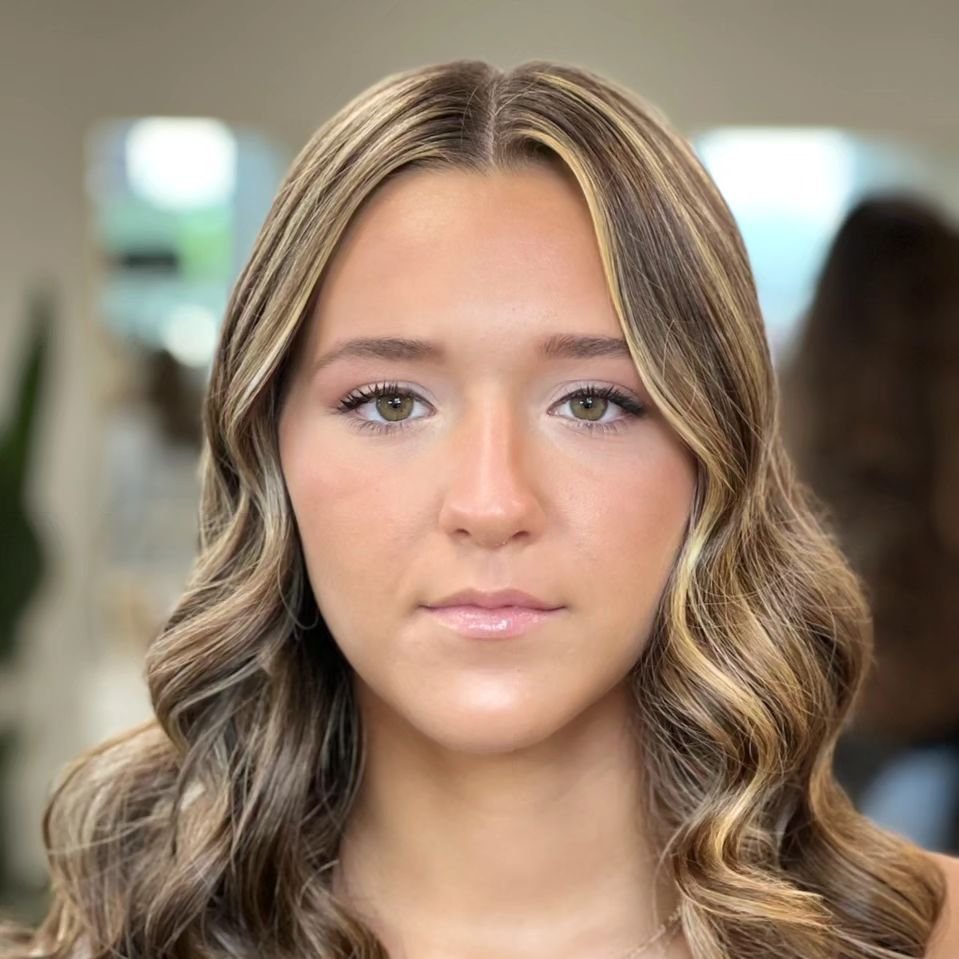 Beautiful &amp; Elegant: 
So many requests for &quot;Make it natural with a glow&quot; !
We love this new trend with our prom beauties. 
~
#Promseason #aniwhitebeauty #eyebrowwhisperer
#eyebrowstylist #MakeupOfTheDay #MakeupArtist