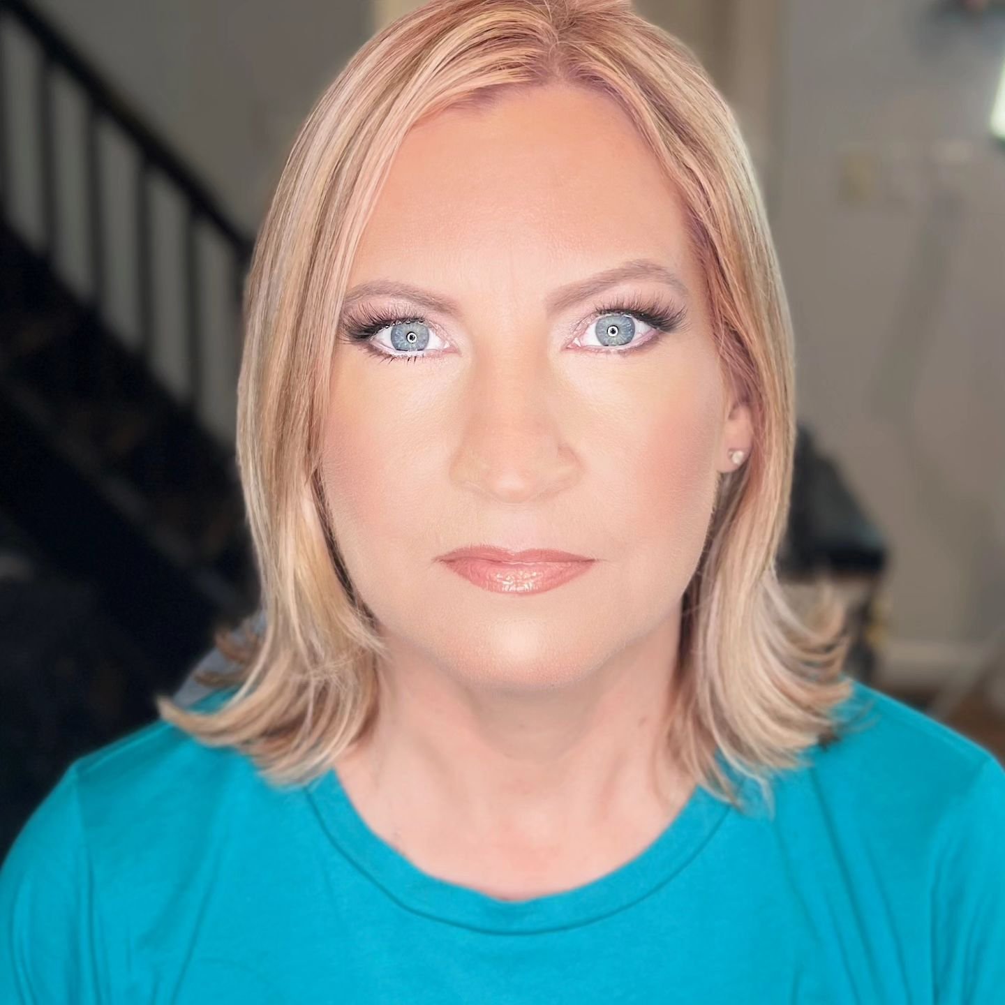 We highlighted our client's big,  beautiful blue eyes! 
~
By focusing on our clients blue eyes, we made it shine brighter and enhanced her natural look by making her blue eyes the focal point. 
~
What feature would @aniwhite.beauty highlight when doi