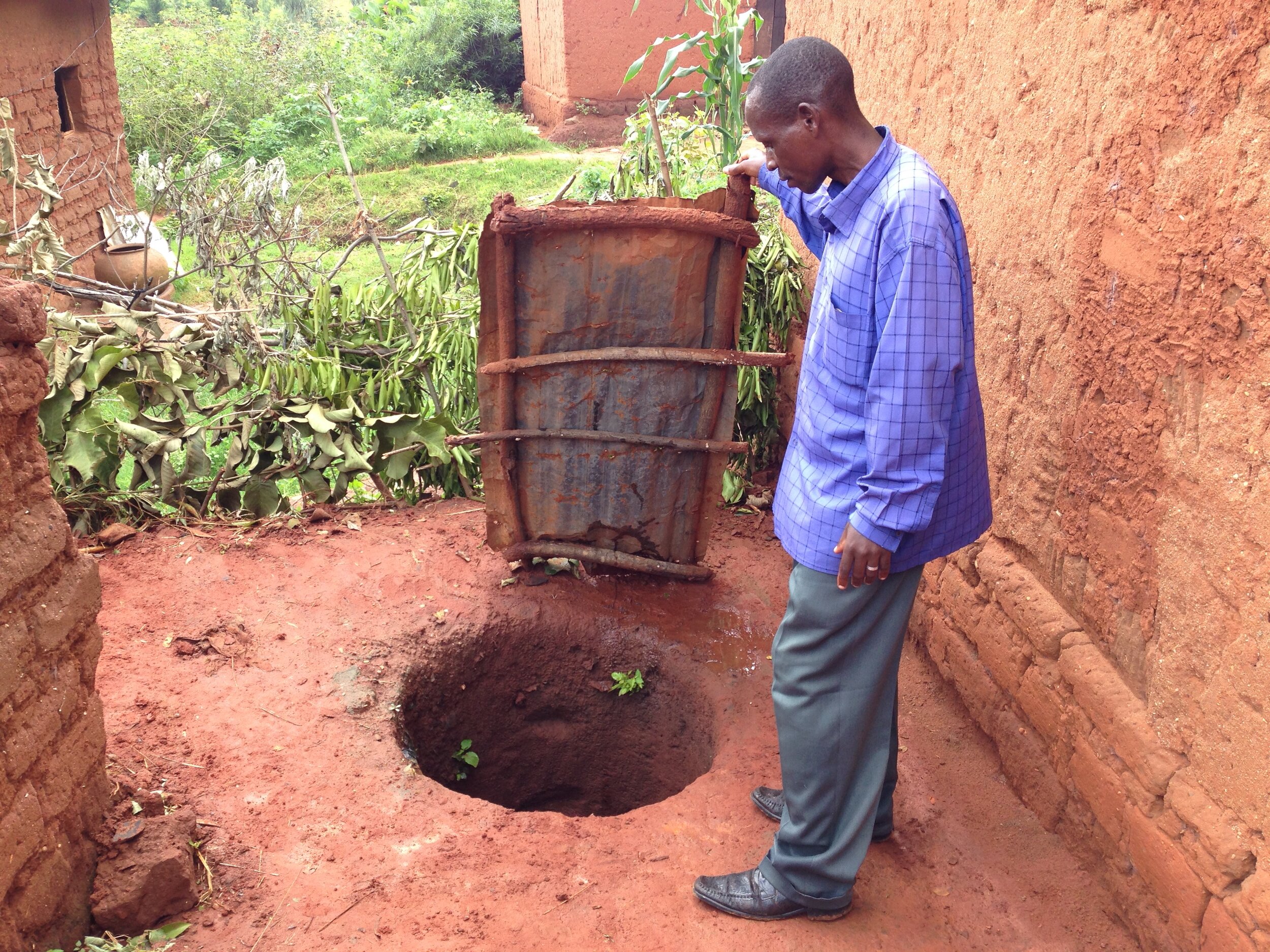 Latrines.2015-04.Burundi.00001.jpg
