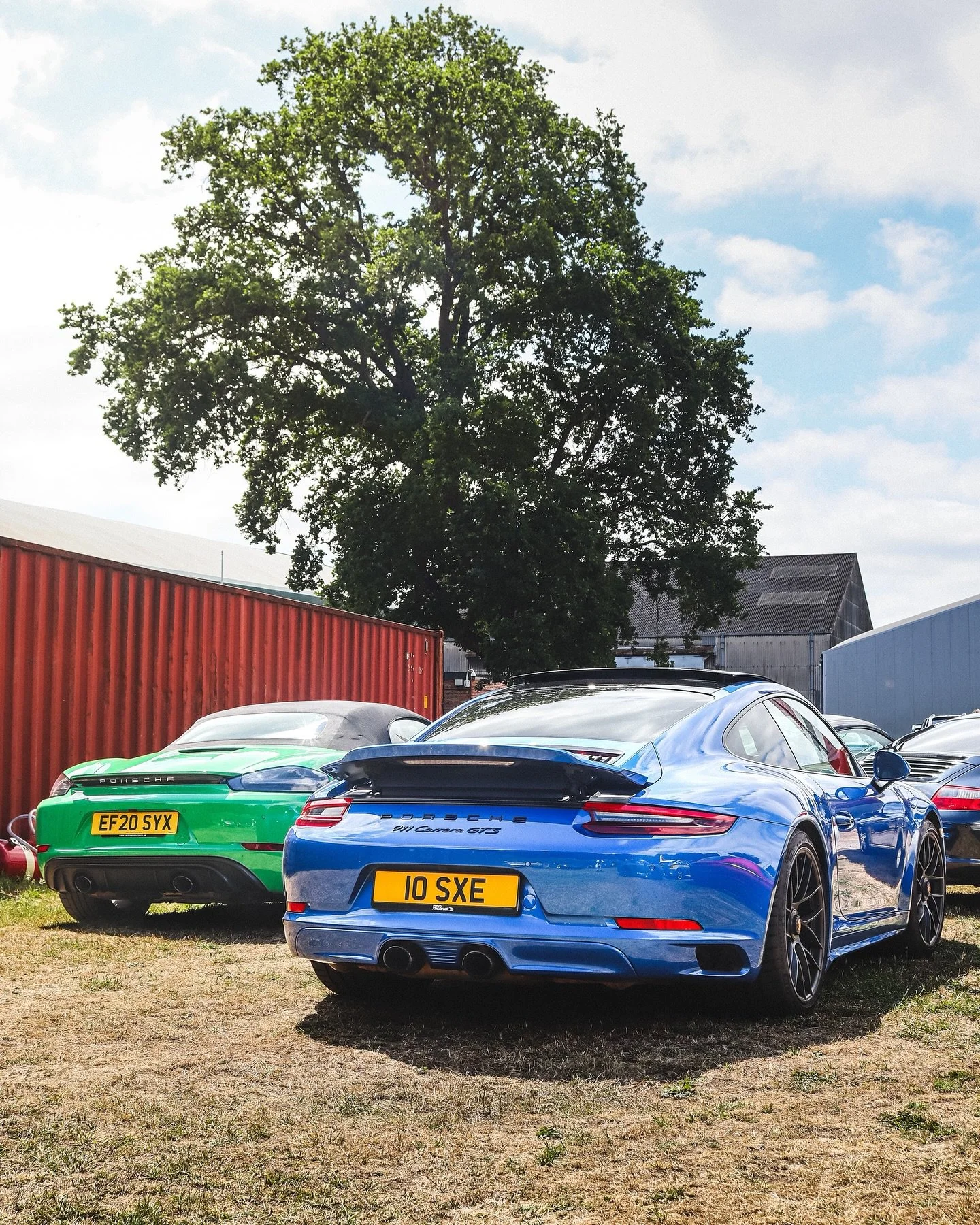 Two GTS badges. One mission: pure driving. Mid-engine flair meets rear-engine legend. 🏁