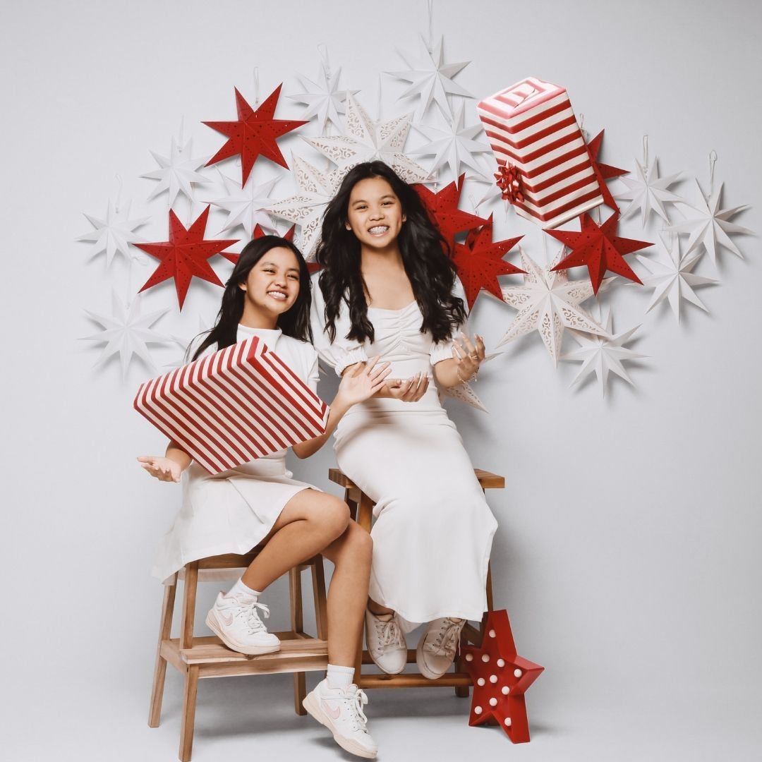 🎄 **Tis the season! Christmas is fast approaching!** 🎄

Make this Christmas magical with a festive photo shoot at Studio1000 Photography! 📸✨

We offer a variety of props and setups to capture the holiday spirit in your photos. 🎅🦌

Reach out to u