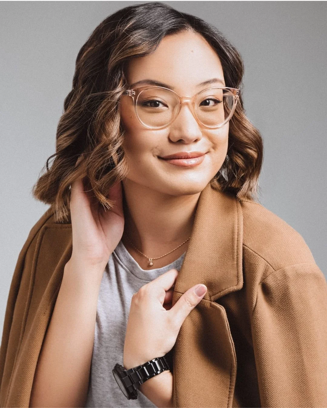 You've worked hard to build your business - isn't it time your photos showed that? 
📸 Stop settling for outdated headshots that don't represent the professional you've become. 

At Studio1000, we create bespoke images that help you show up as the co