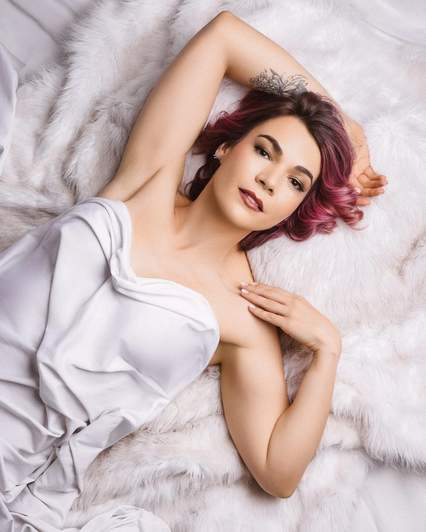 🌸When she steps into her confidence, it&rsquo;s a reminder that you can do the same. A photo shoot is a chance to show up for yourself, feel good in your own skin, and see your strength through a new lens!

Inspired by her confidence? Good. Now it&r