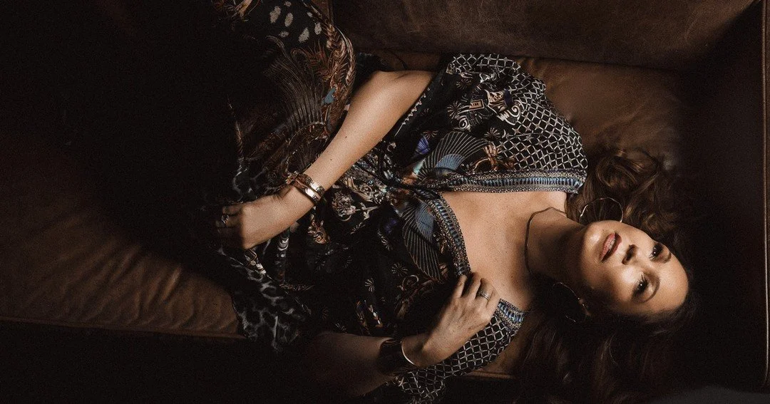 Moody, mysterious, and unapologetically glamorous. ✨

#photooftheday #portrait #instagood #styleinspo #fashioninspo #artofvisuals