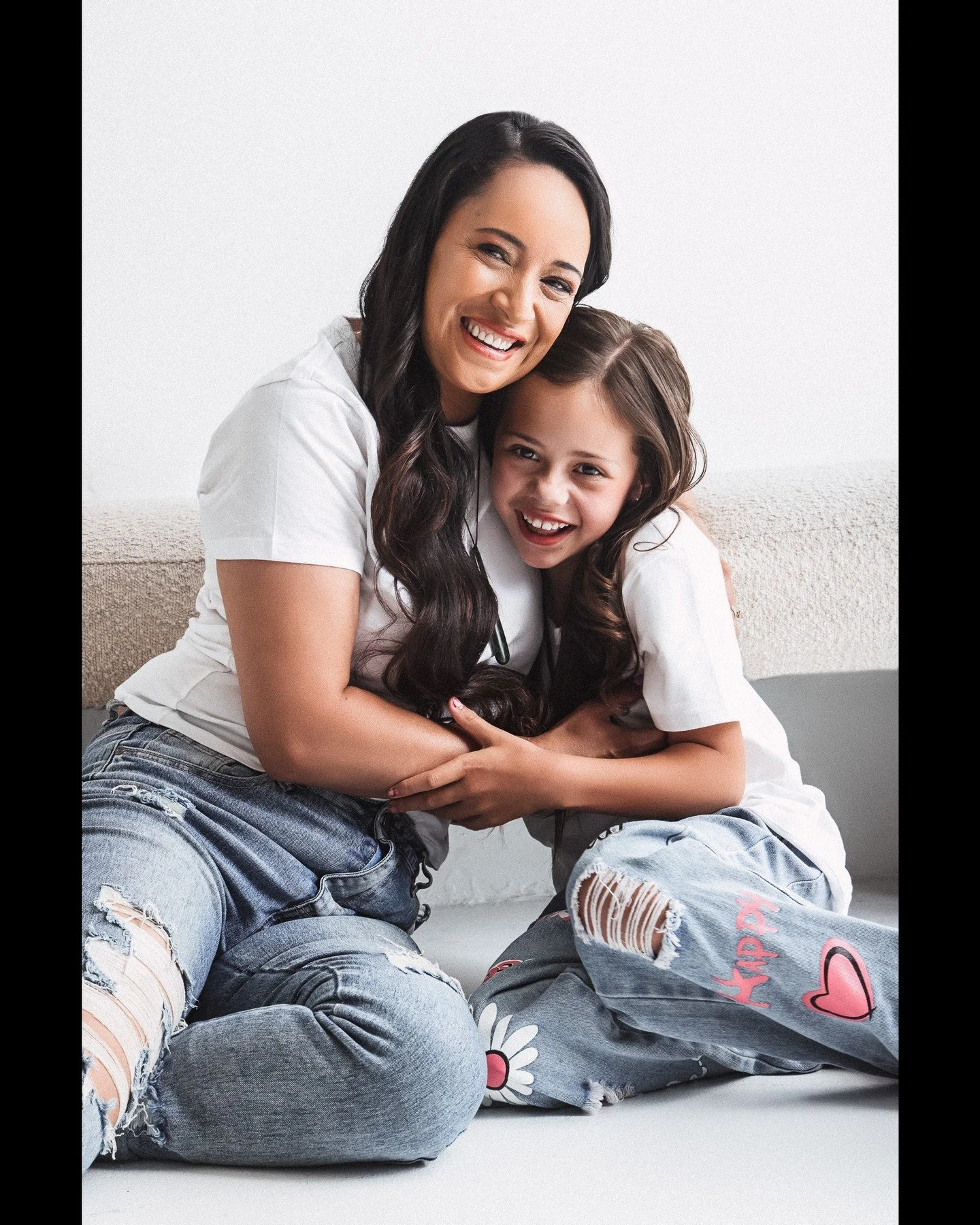 Capturing the tender bond between mother and daughter, a shared smile, a fleeting look, a moment frozen in time. 💖

#MotherDaughterLove #TimelessMoments #FamilyBond #PhotographyMagic #CherishedConnections #HeartfeltStories