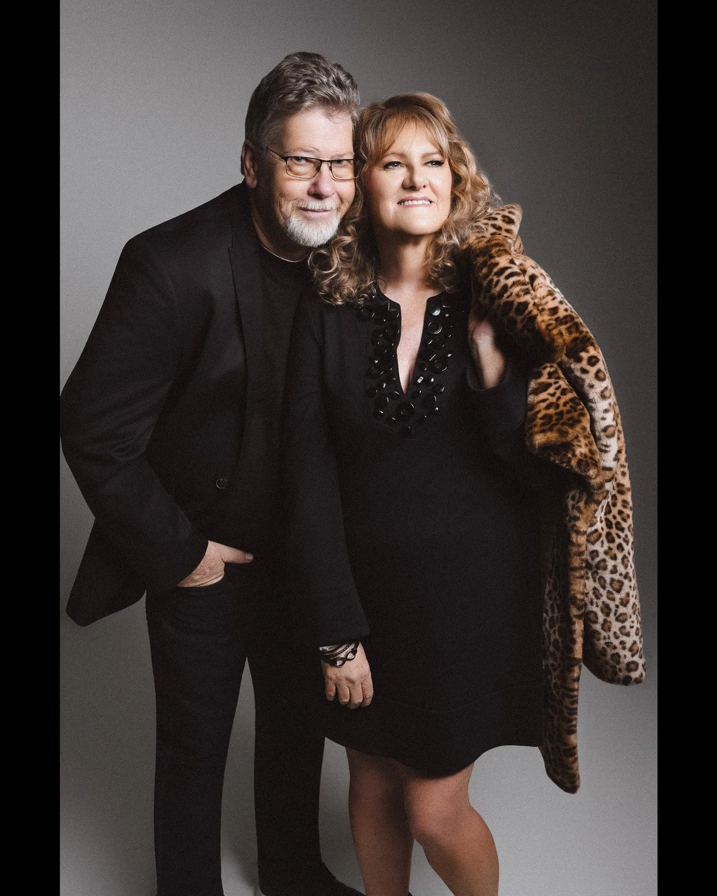 Celebrate the journey you've walked together with images that speak volumes about your unique style and connection. 🖼️

#Studio1000
#CapturedConnections
#TimelessPortraiture
#LoveInFocus
#ArtOfStorytelling