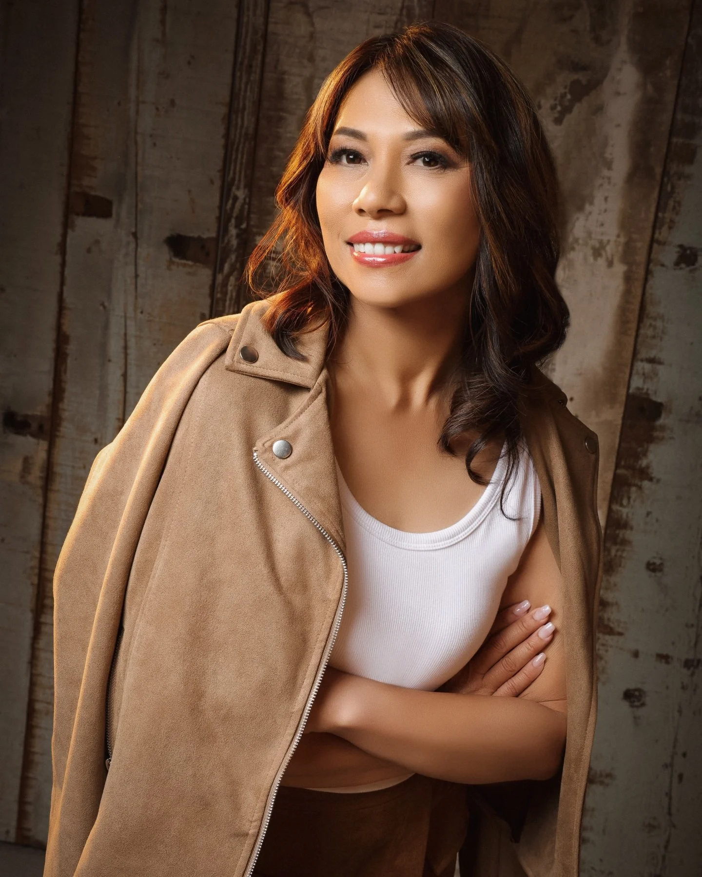 One woman, three stunning looks ✨
Captured beautifully at Studio1000; from soft glam to bold and sensuality, every side of her shines. 💫

#OneWomanManyLooks #MakeupTransformation #HairAndMakeup #PortraitPhotography #GlamLooks #CapturedMoments #GlowU