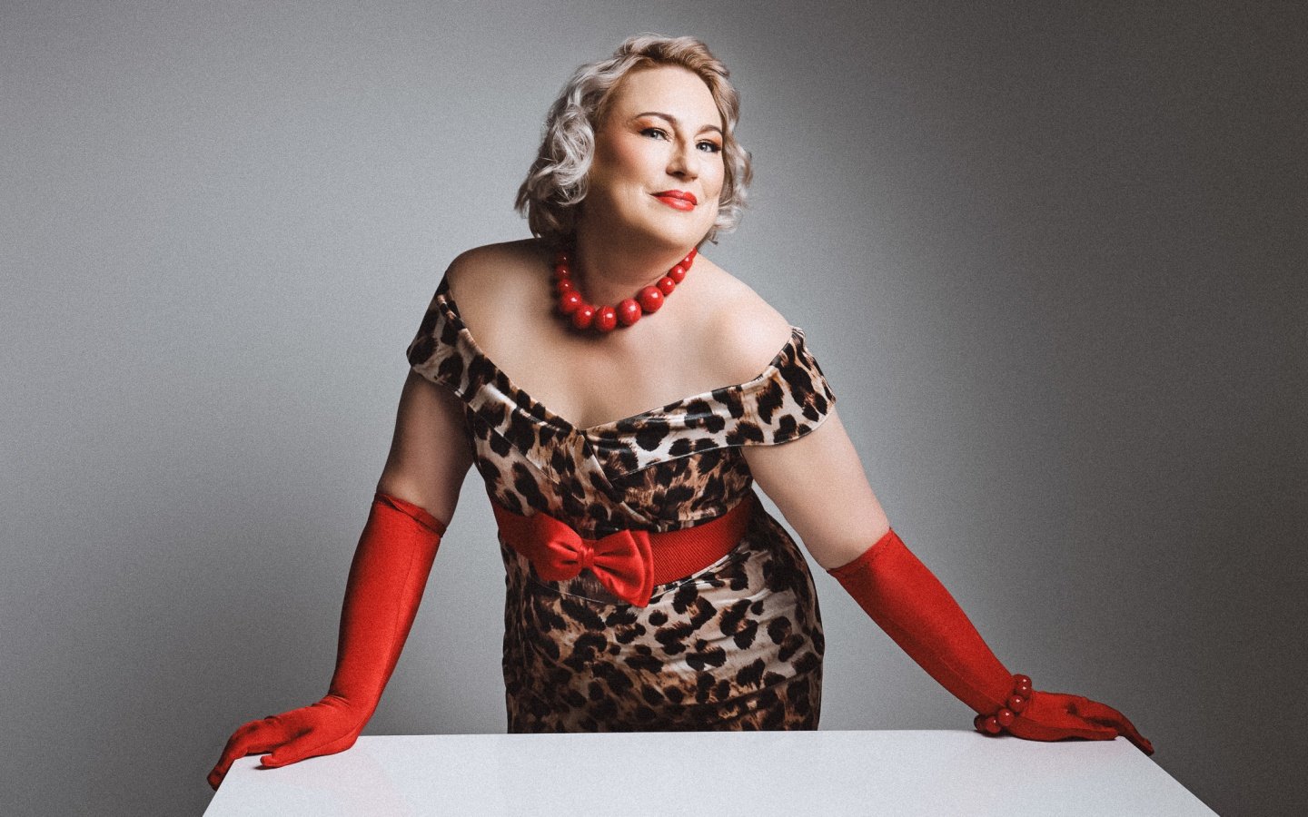 Leopard print. Red gloves. Zero apologies. 🐆❤️
Bold isn&rsquo;t just a look, it&rsquo;s an attitude. This is your sign to turn the drama up, own your style, and create images that scream you.

Are you ready to be daring, playful, and unforgettable? 