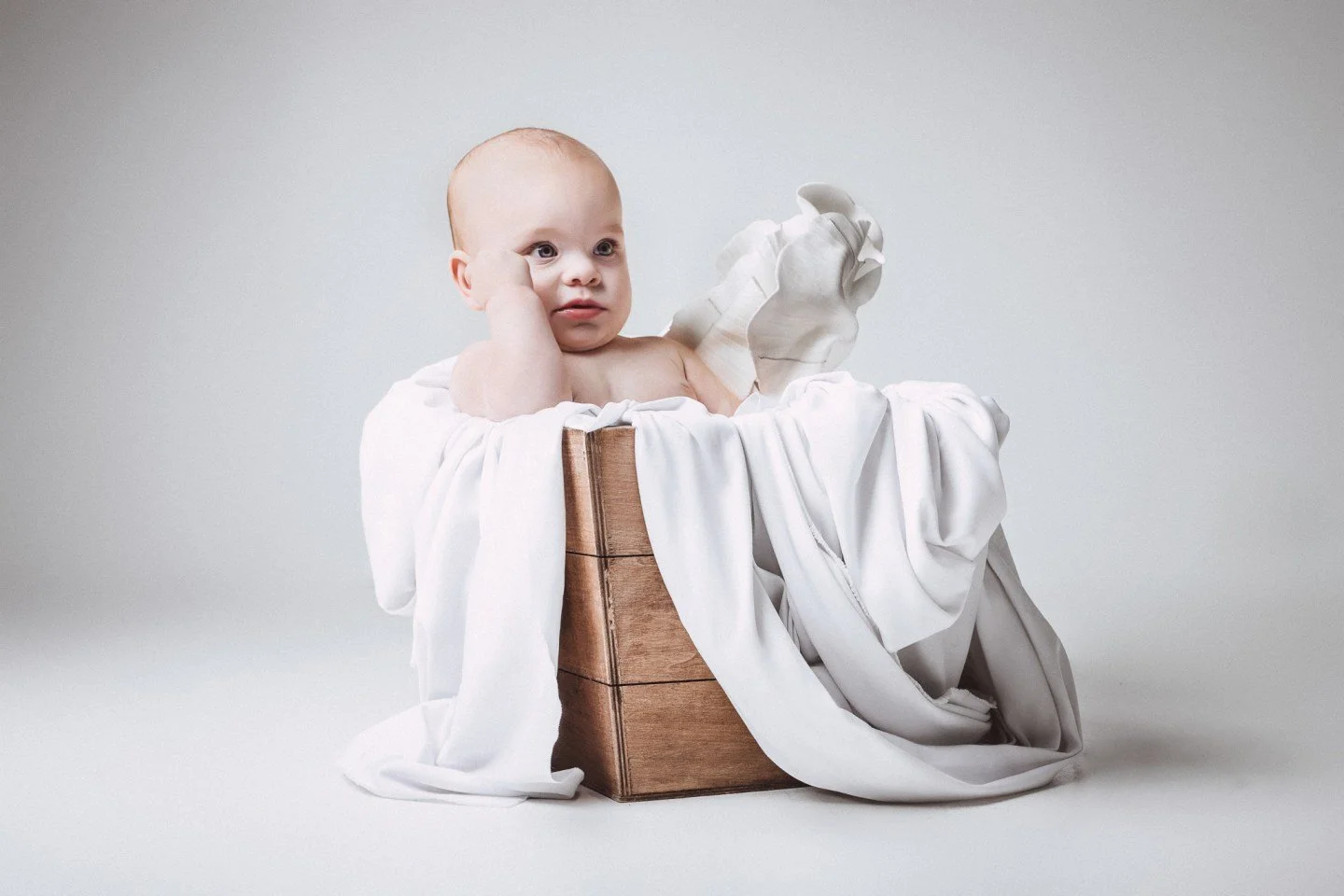 This stage passes in the blink of an eye ✨

Let us freeze these precious moments forever, book your baby&rsquo;s photoshoot while they&rsquo;re still this little!

#babyphotography #newbornphotography #studio1000photography