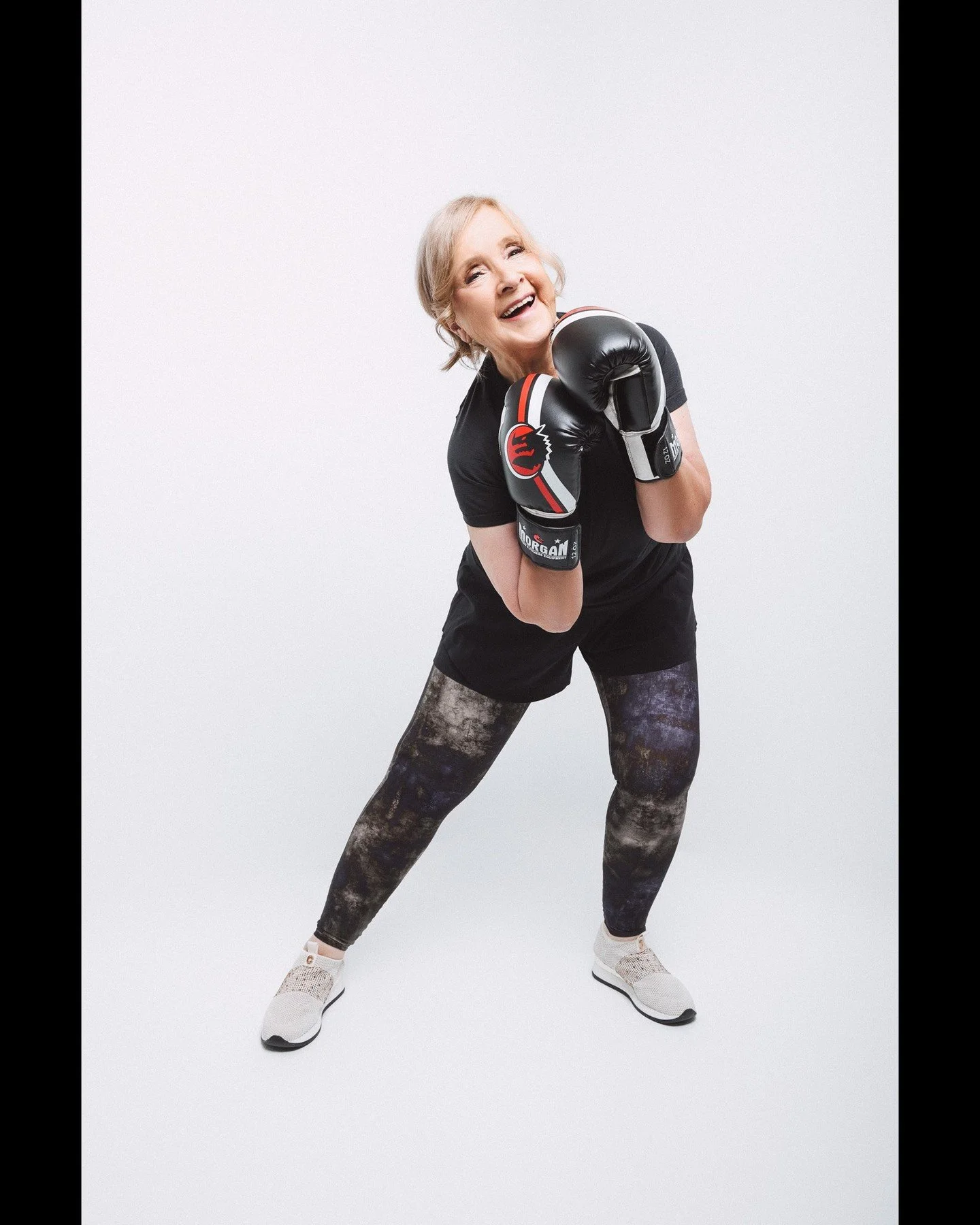 💪 Each punch is a step toward personal growth. We encourage you to bring your interests and passions into your shoot so we can capture your unique journey. 📷🥊

#EmpoweredWomen #StrengthAndGrace #BoxingBeauty #ArtisticStrength #WomensEmpowerment