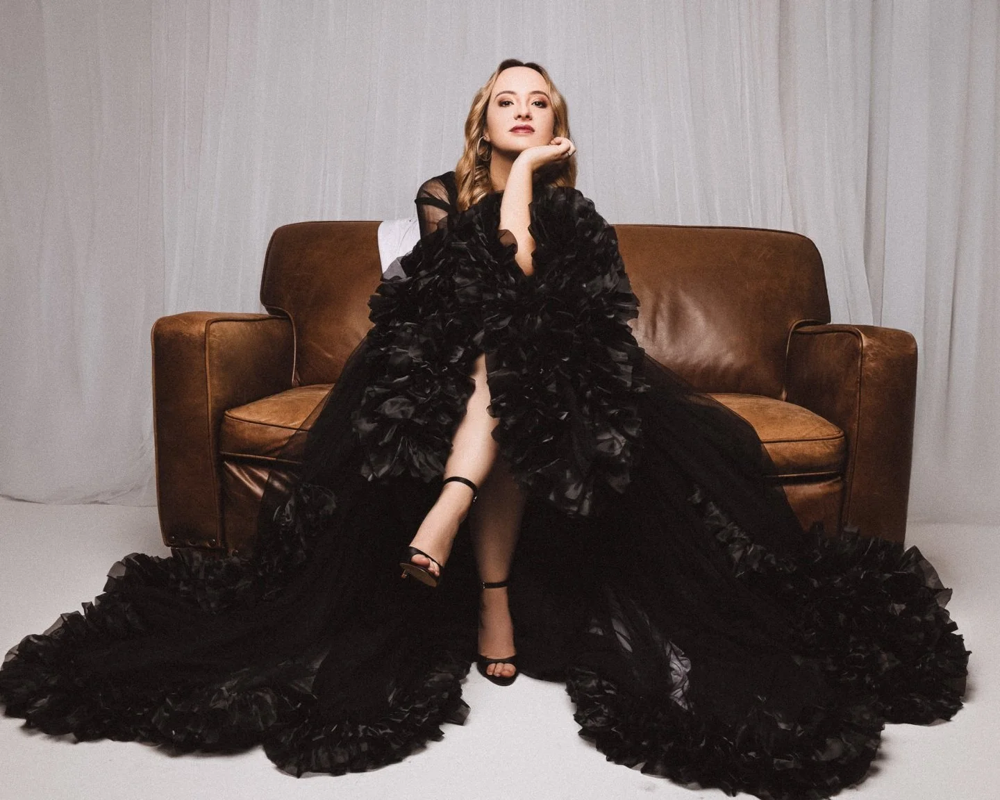 Serving main character energy ✨
Lights, camera, confidence 💫
Studio vibes, but make it iconic 💋

#Studio1000 #GlamourShot #Confidence #BossEnergy #PhotoshootVibes