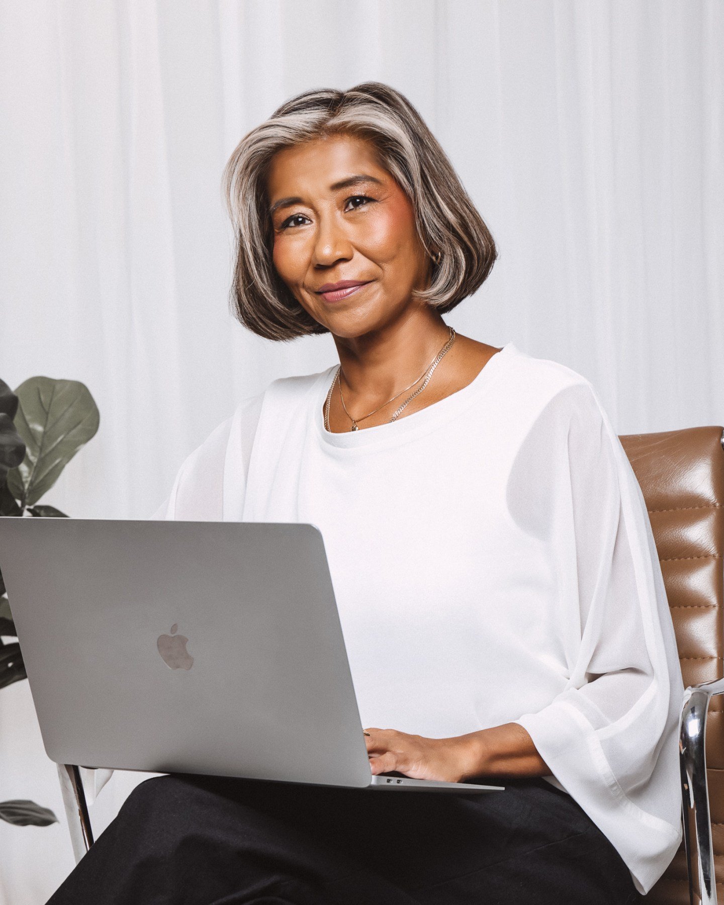 Elevate your image. Elevate your business. 🎓

Let&rsquo;s turn your vision into visuals.

#LifestylePhotography #AuthenticBranding #BusinessPhotography #CorporateStyle #BrandIdentity
