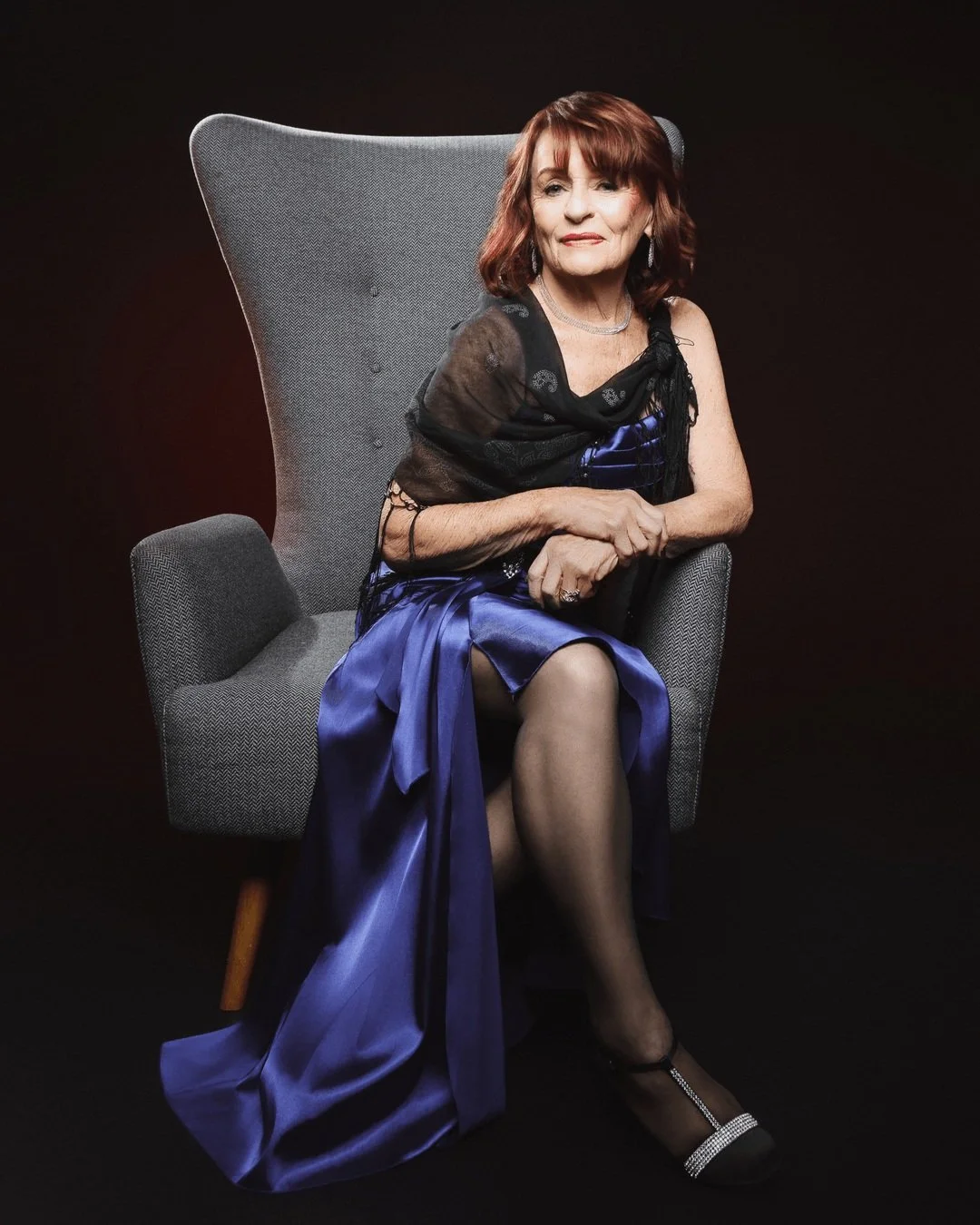 Step into the spotlight with an elegant photoshoot designed to capture your innermost light!

How do you choose to shine? 

#CaptureYourLight #EmpoweredPhotography #Studio1000Stories #TimelessPortraits