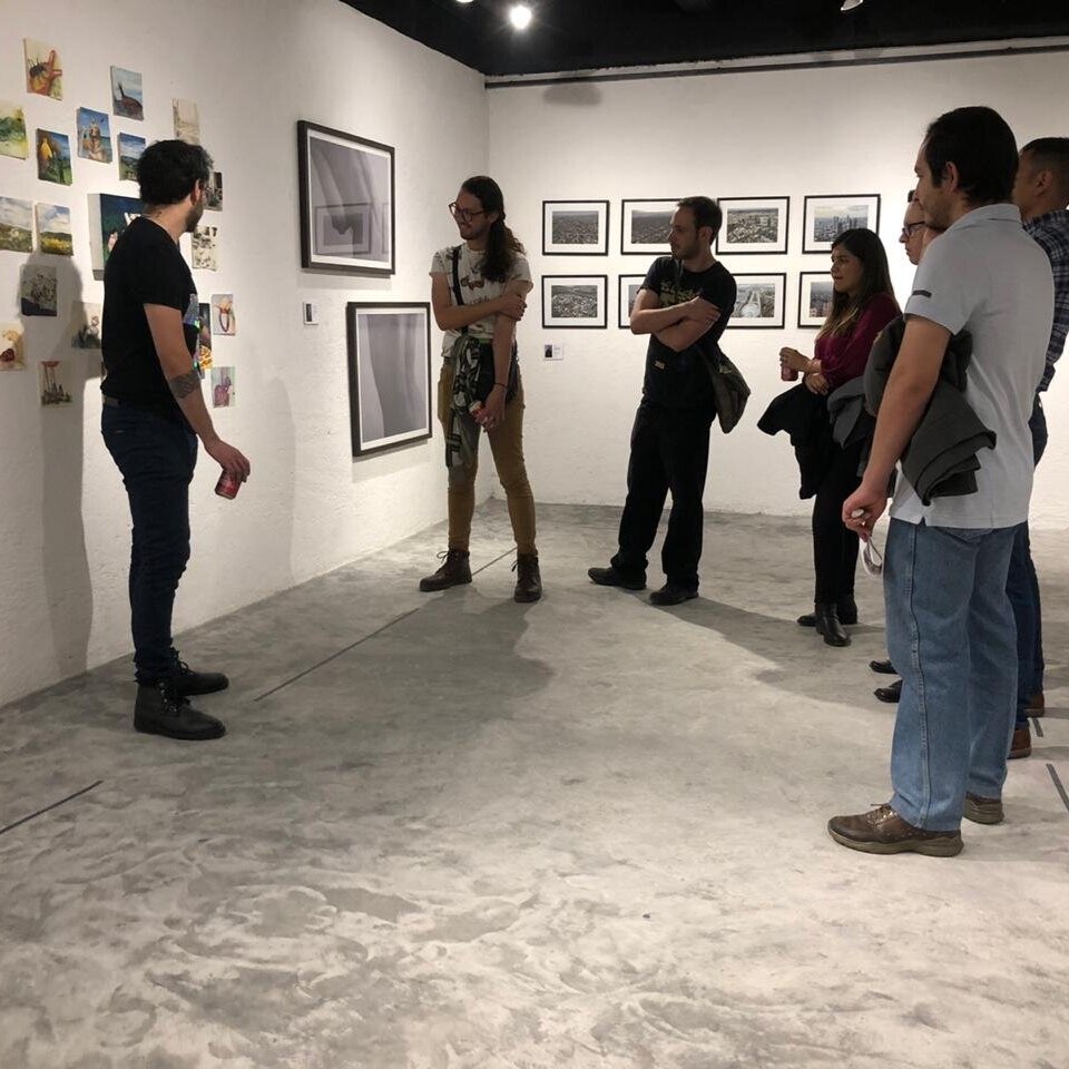 Exposición de arte emergente en colaboración con Arting