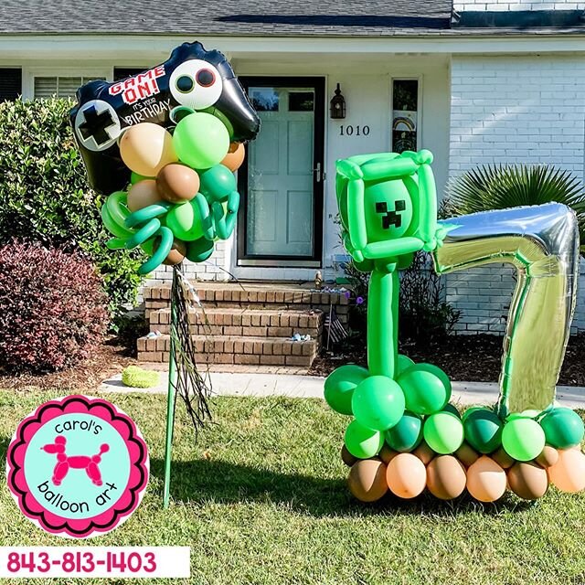 Minecraft party theme?  No problem! I had fun making this for a sweet little guy turning 7! We can do all sorts of themes! #carolsballoonart #findmeonfacebook #balloonartist #charlestonballoonartist #birthdaypartydecor #minecraft #creeper #charleston