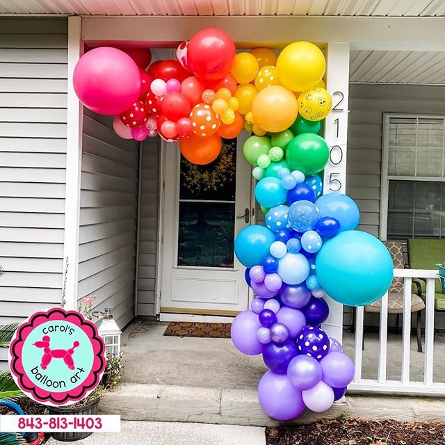 A longtime client and friend asked me to 🎈decorate🎈 their house to surprise the kids on the last day of school🥳. I made an oversized graduated rainbow 🌈 porch garland! I also threw in some iSpy aspects so the kids could look for hidden things...o