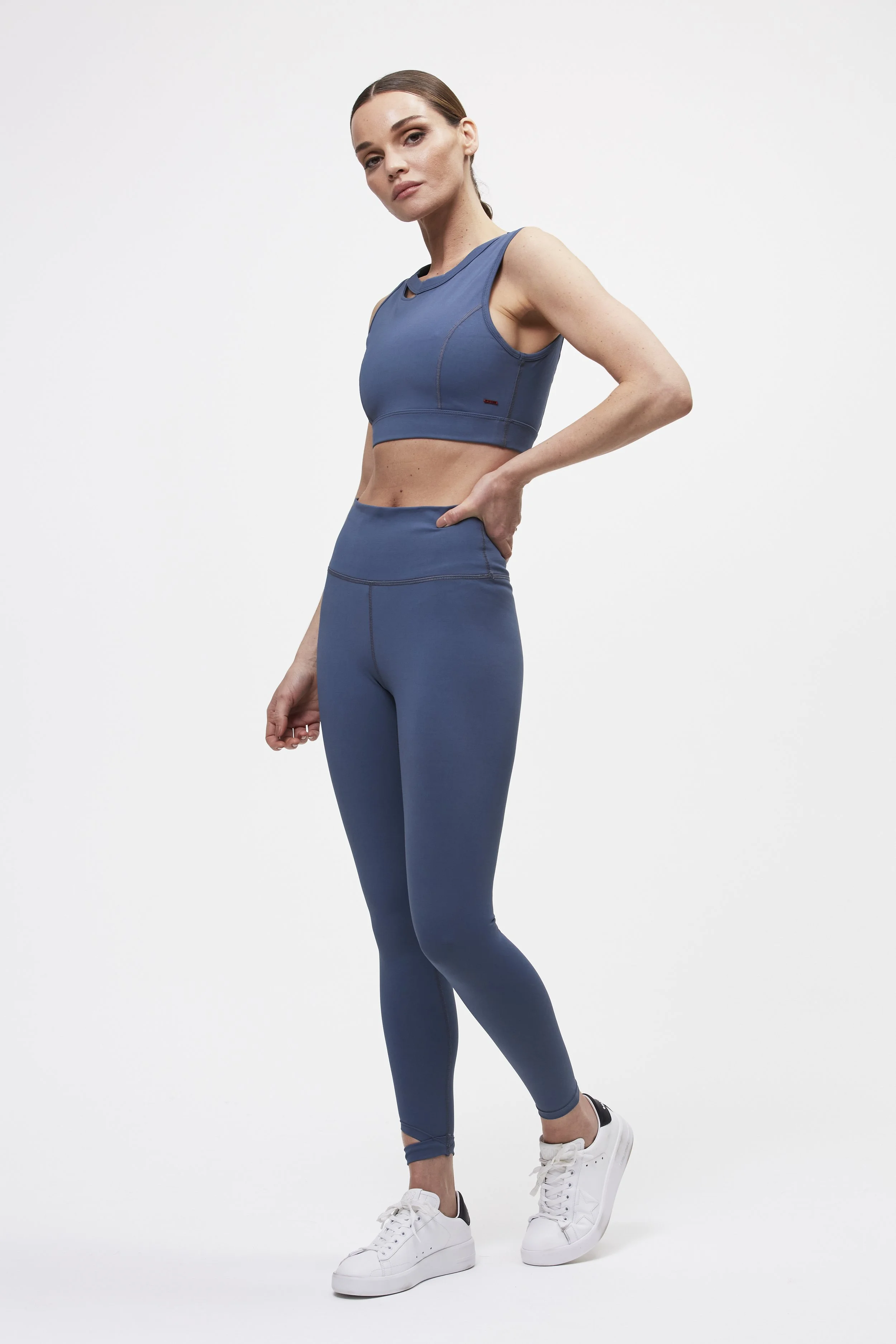 11429SPT00_NovellaSportsBra_41215SPT00_BreckLegging_BlueMirage_0616.jpg